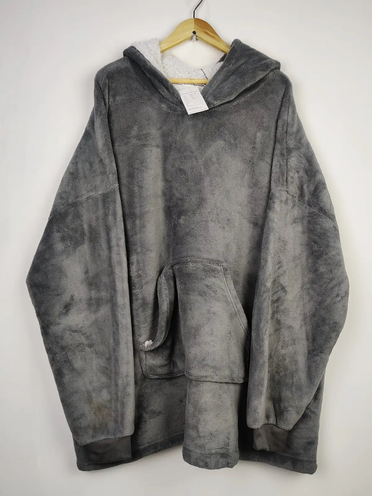 Buy online pre-used pre-loved 100% authentic & Original branded Unknown Brand (HH-93) available in Pakistan. Top international brands avilable.