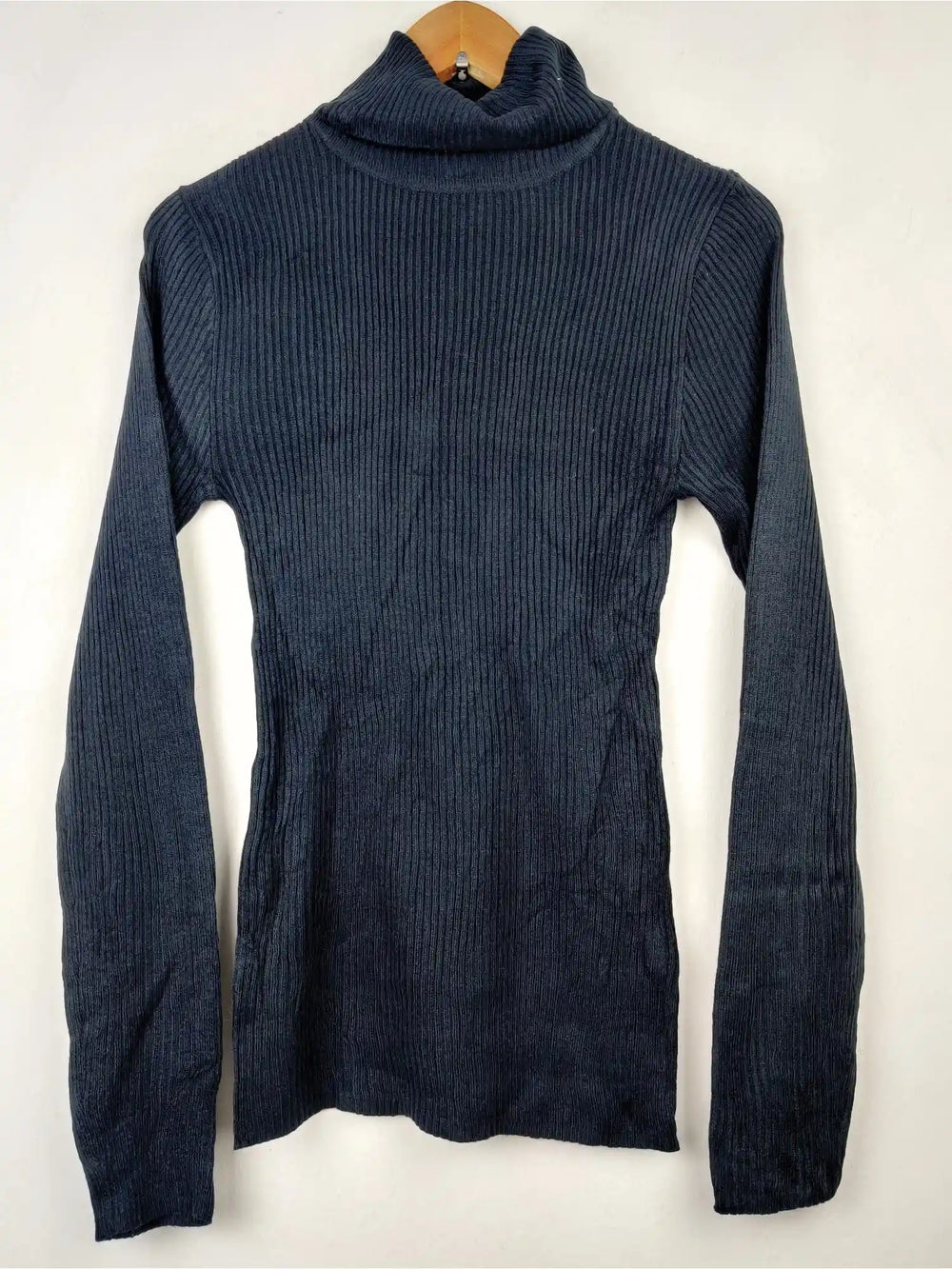 Buy online pre-used pre-loved 100% authentic & Original branded Atmosphere (HT-1261) available in Pakistan. Top international brands avilable.