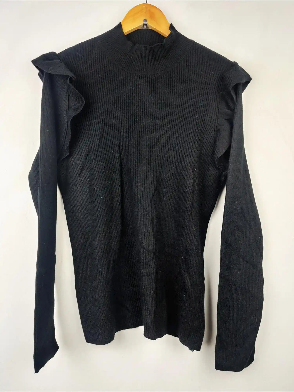 Buy online pre-used pre-loved 100% authentic & Original branded F&F (HT-1397) available in Pakistan. Top international brands avilable.