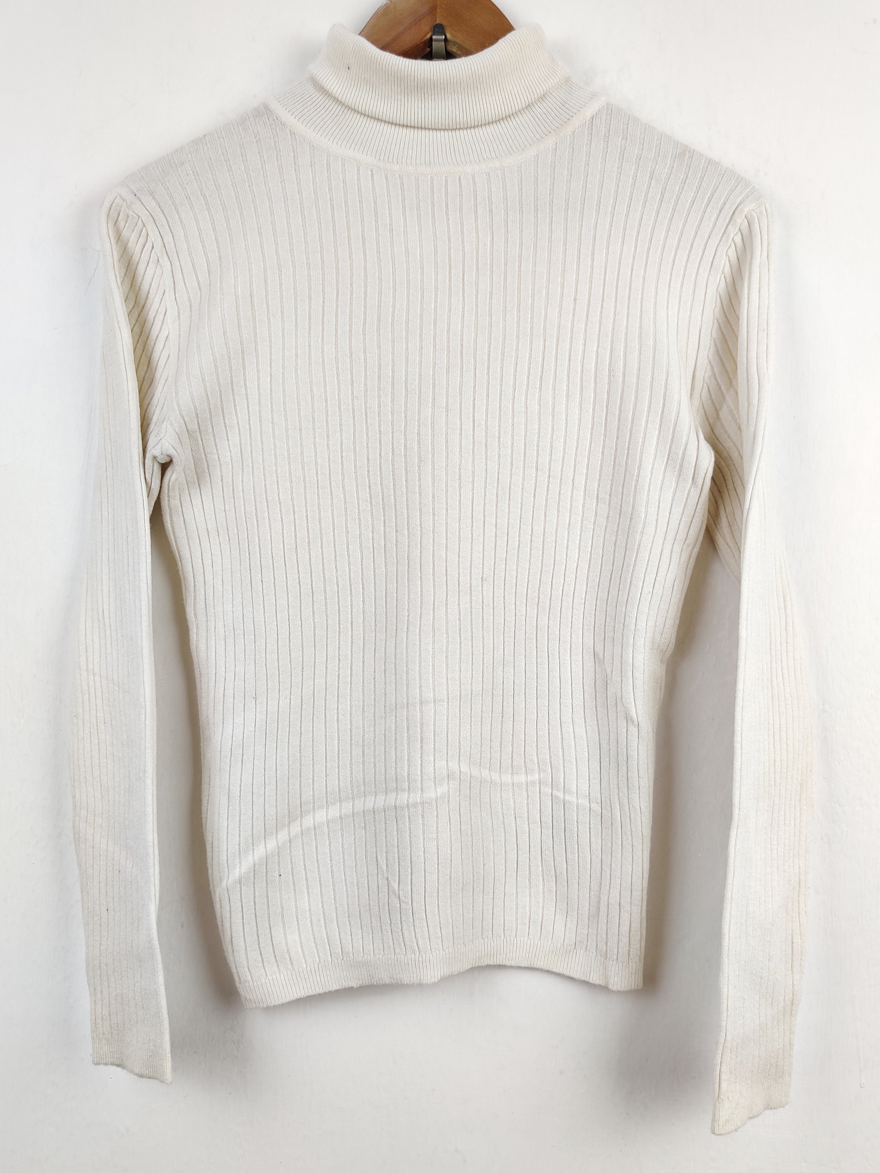 Buy online pre-used pre-loved 100% authentic & Original branded Primark (HT-1537) available in Pakistan. Top international brands avilable.