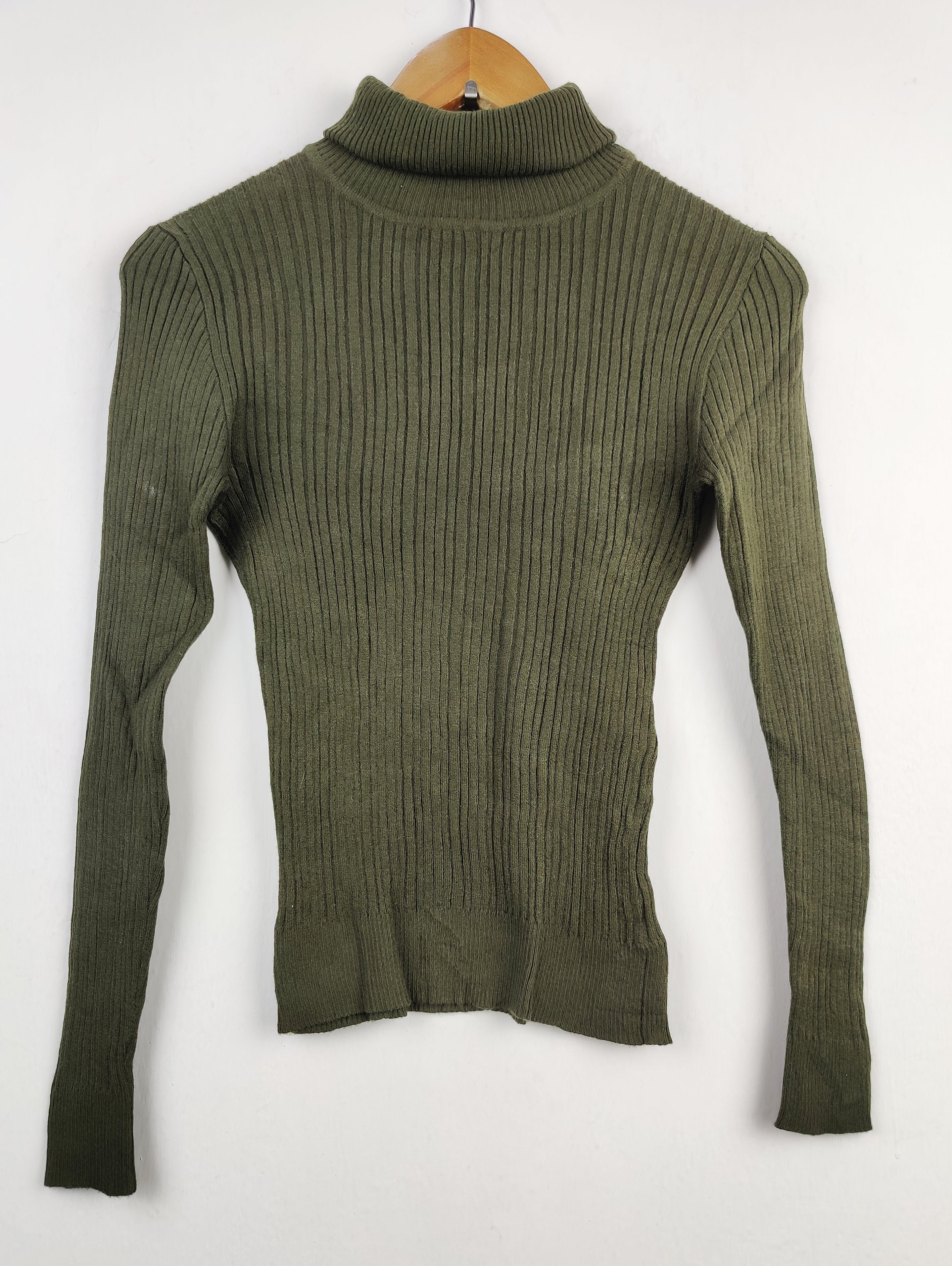 Buy online pre-used pre-loved 100% authentic & Original branded Unknown Brand (HT-1626) available in Pakistan. Top international brands avilable.