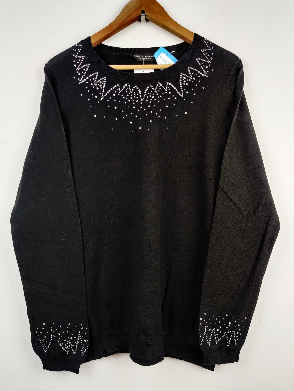 Buy online pre-used pre-loved 100% authentic & Original branded Dorothy Perkins (HT-1718) available in Pakistan. Top international brands avilable.