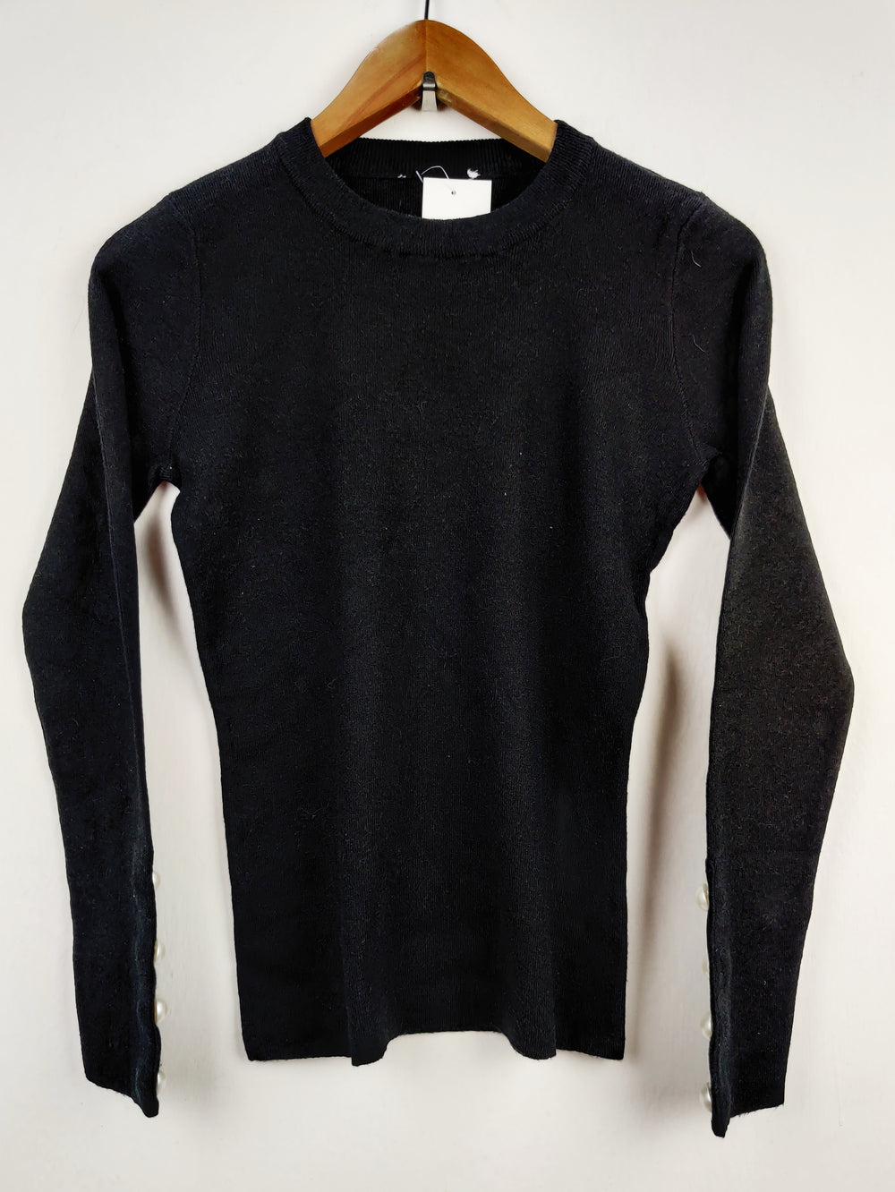 Buy online pre-used pre-loved 100% authentic & Original branded Unknown Brand (HT-1762) available in Pakistan. Top international brands avilable.