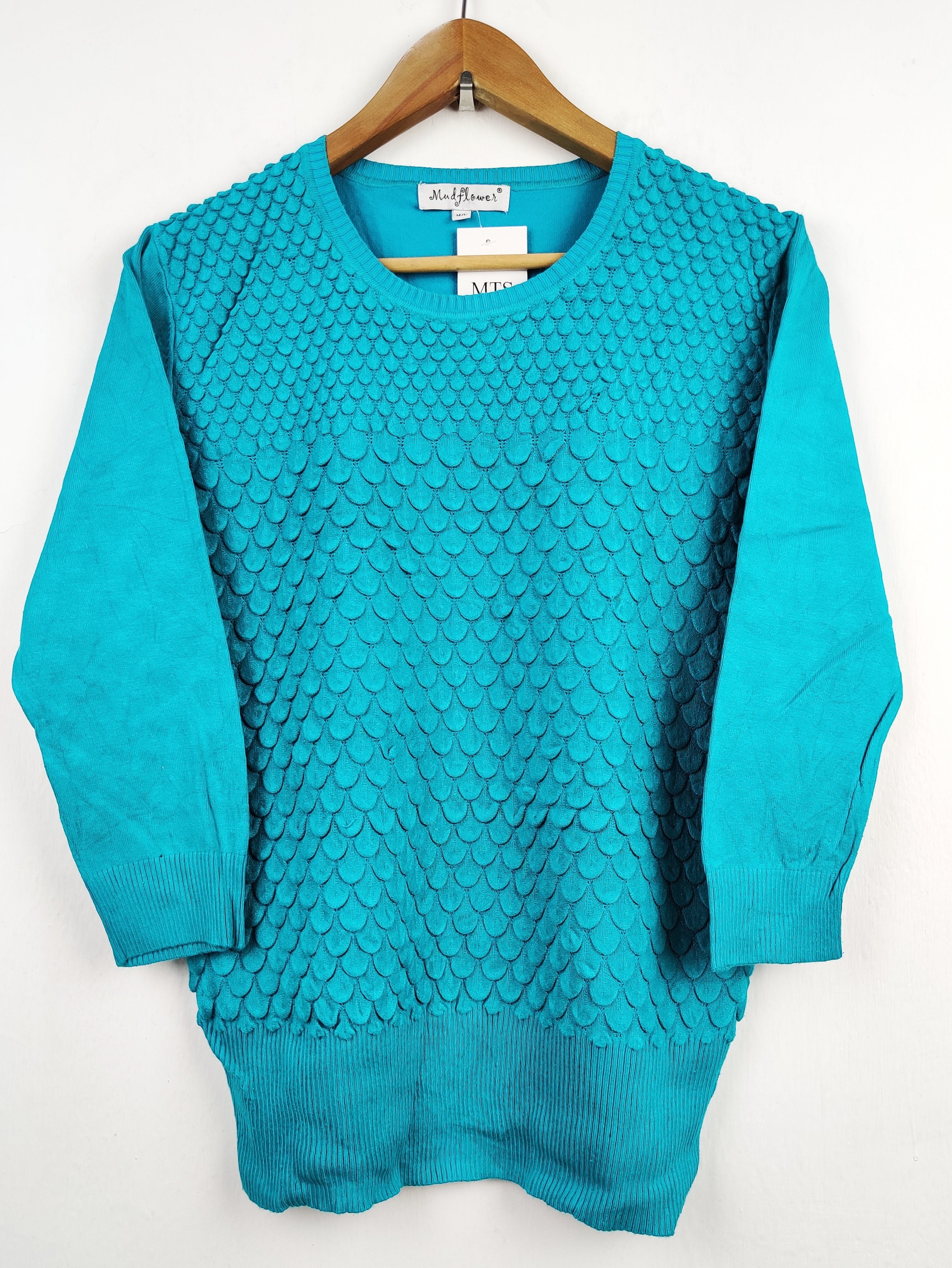 Buy online pre-used pre-loved 100% authentic & Original branded Mud Flower (HT-1788) available in Pakistan. Top international brands avilable.