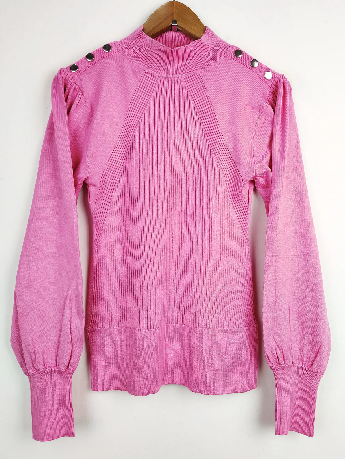 River Island (HT-1871)