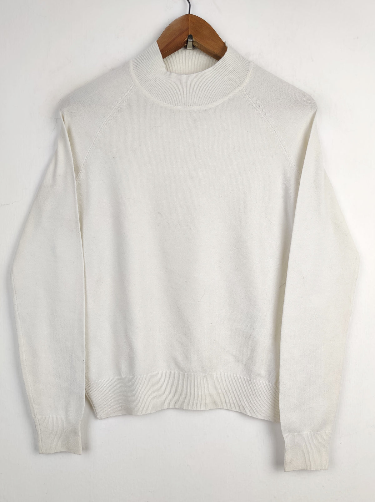 Buy online pre-used pre-loved 100% authentic & Original branded Primark (HT-1875) available in Pakistan. Top international brands avilable.