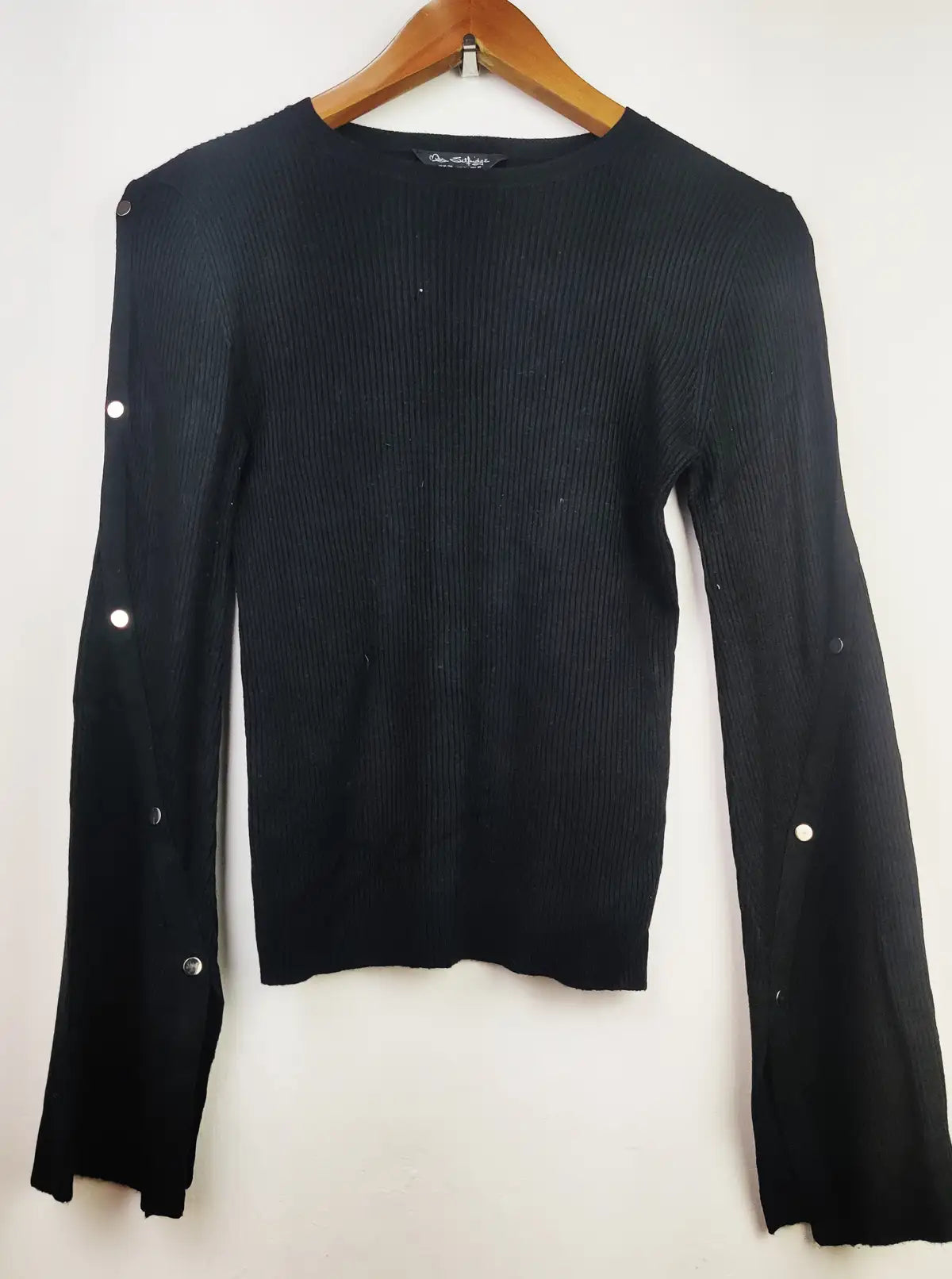 Buy online pre-used pre-loved 100% authentic & Original branded Miss Selfridge (HT-1903) available in Pakistan. Top international brands avilable.
