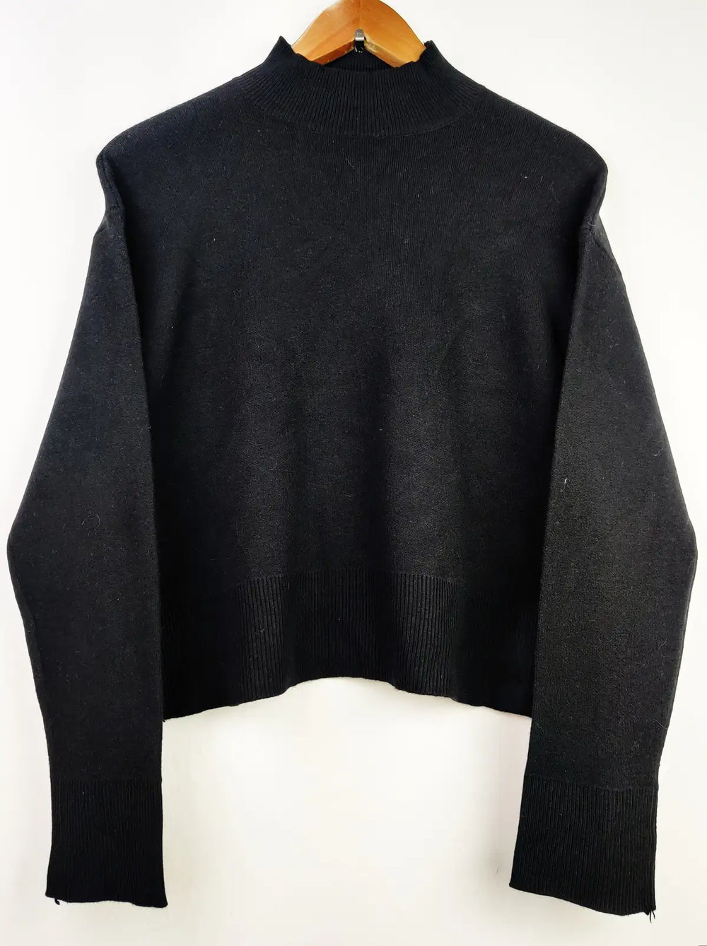 Buy online pre-used pre-loved 100% authentic & Original branded Primark (HT-1905) available in Pakistan. Top international brands avilable.