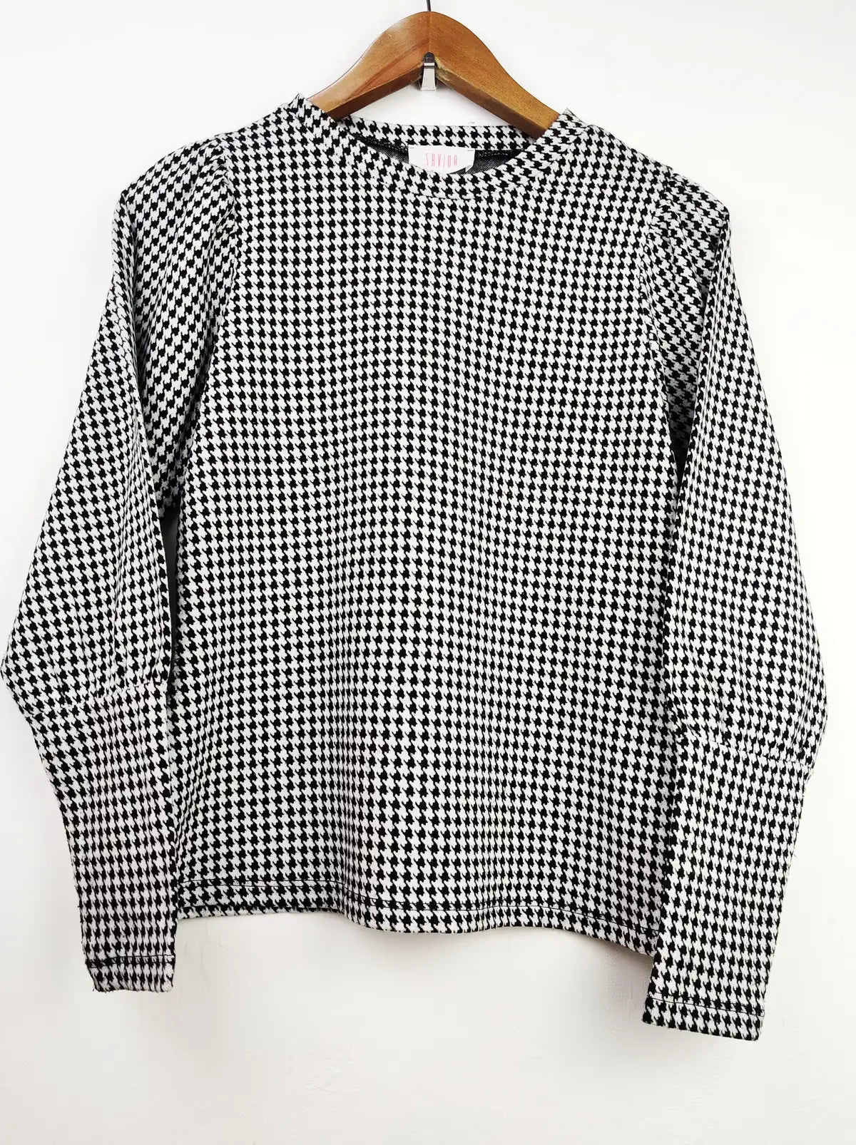 Buy online pre-used pre-loved 100% authentic & Original branded Savida (HT-1906) available in Pakistan. Top international brands avilable.