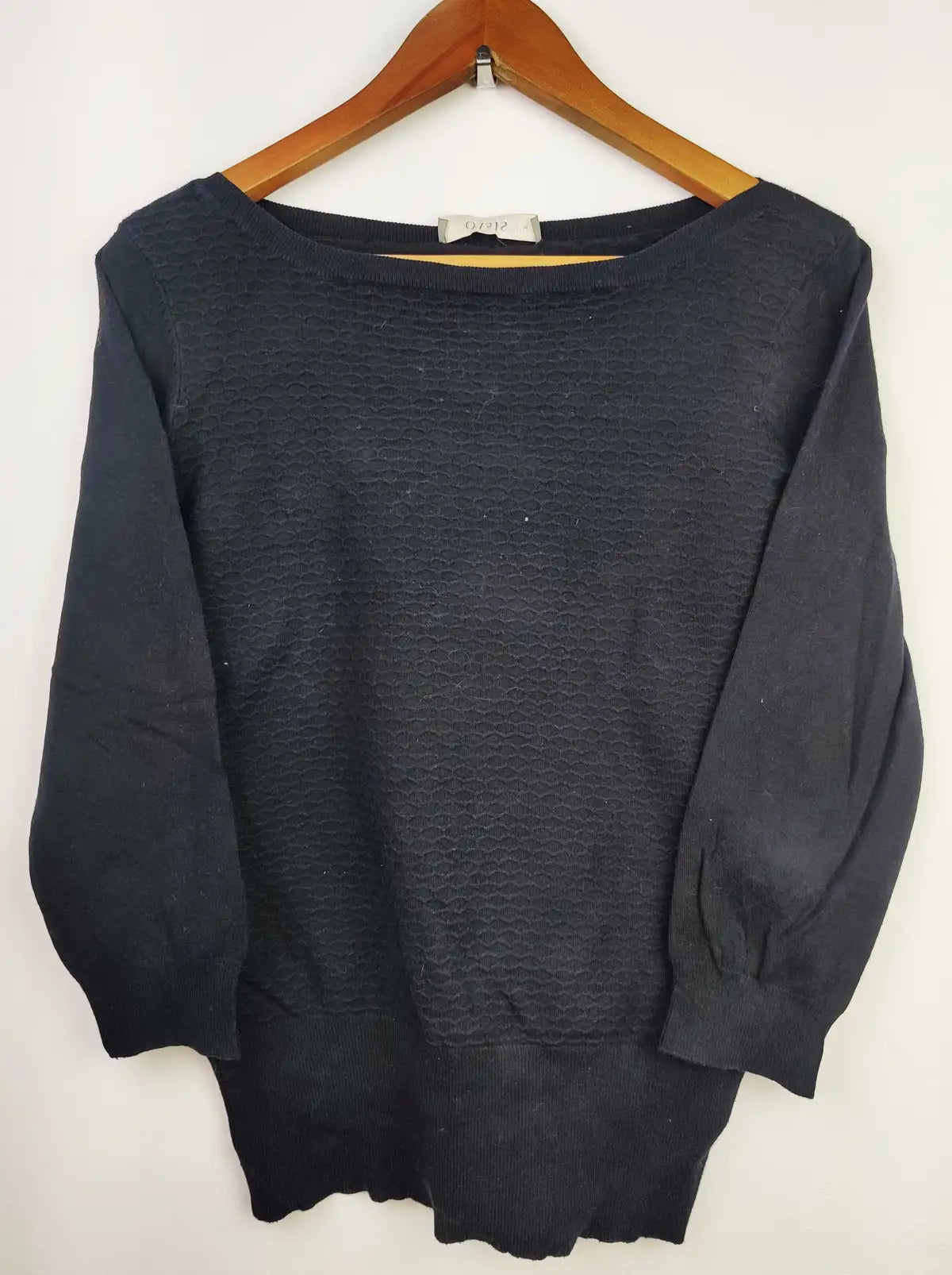 Buy online pre-used pre-loved 100% authentic & Original branded Oasis (HT-1911) available in Pakistan. Top international brands avilable.