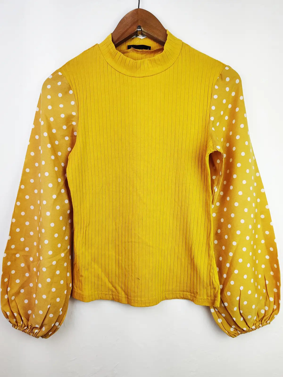 Buy online pre-used pre-loved 100% authentic & Original branded Shein (HT-1917) available in Pakistan. Top international brands avilable.