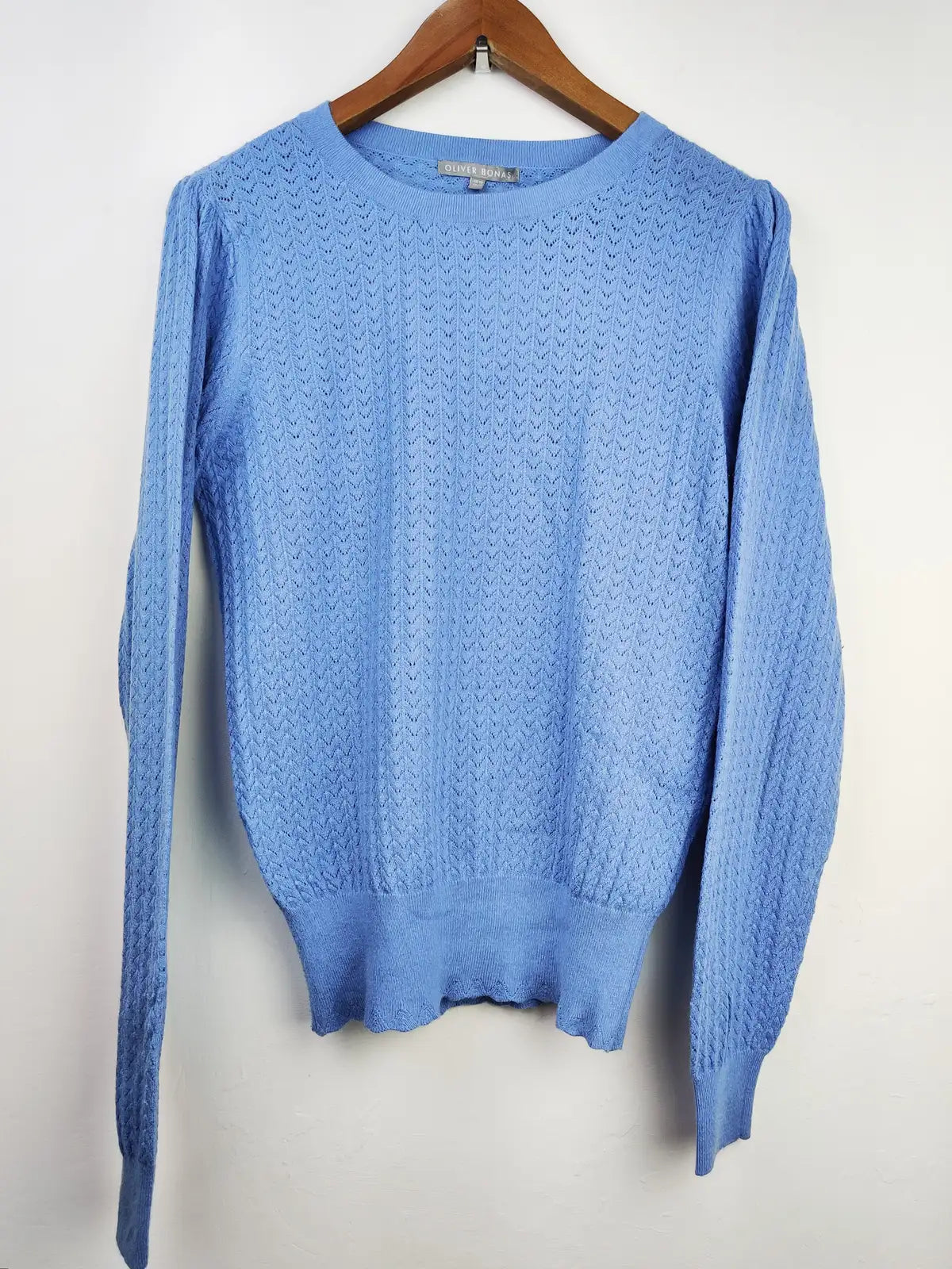 Buy online pre-used pre-loved 100% authentic & Original branded Oliver Bonas (HT-1919) available in Pakistan. Top international brands avilable.