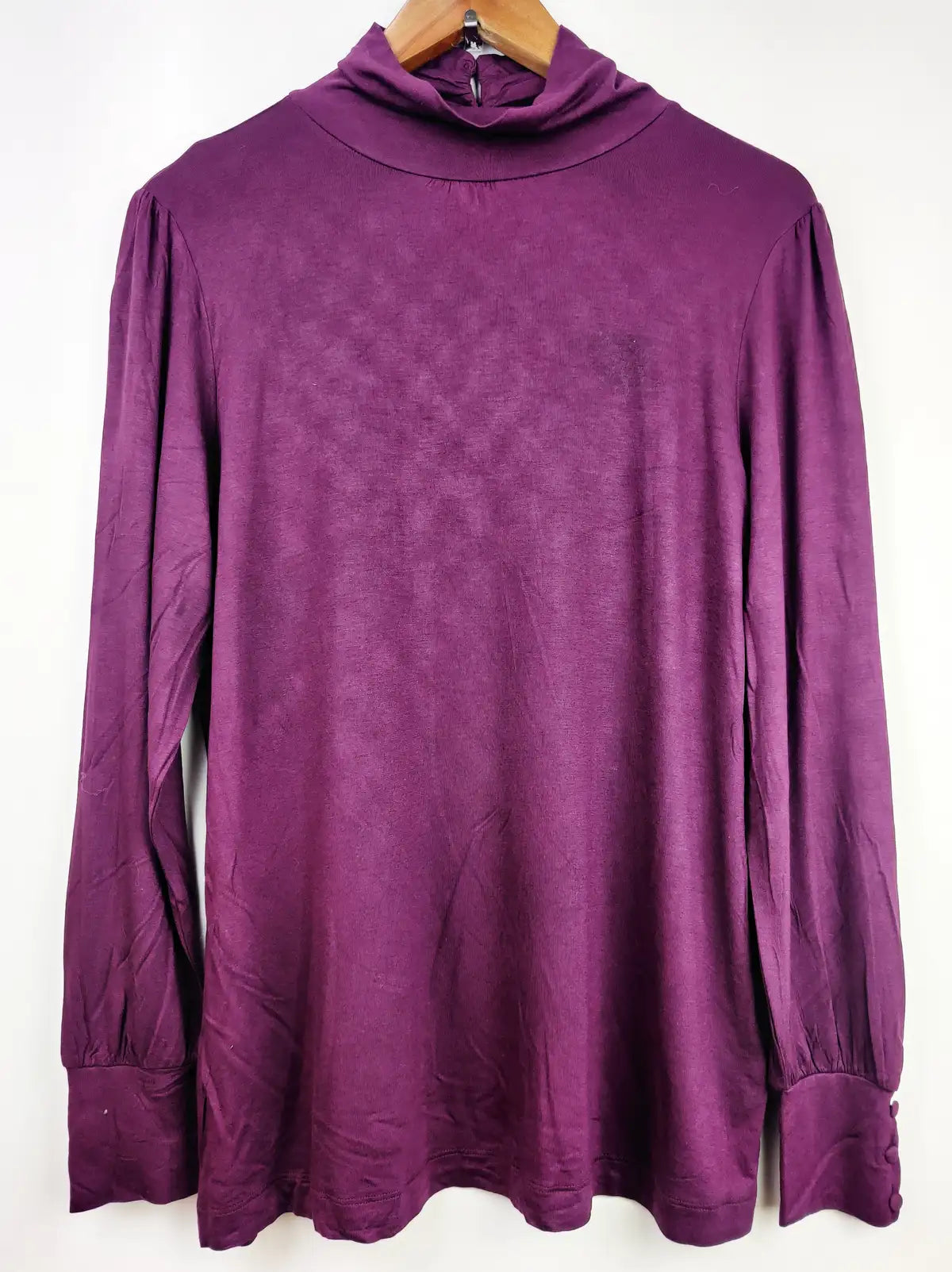 Buy online pre-used pre-loved 100% authentic & Original branded Marks & Spencer (HT-1952) available in Pakistan. Top international brands avilable.