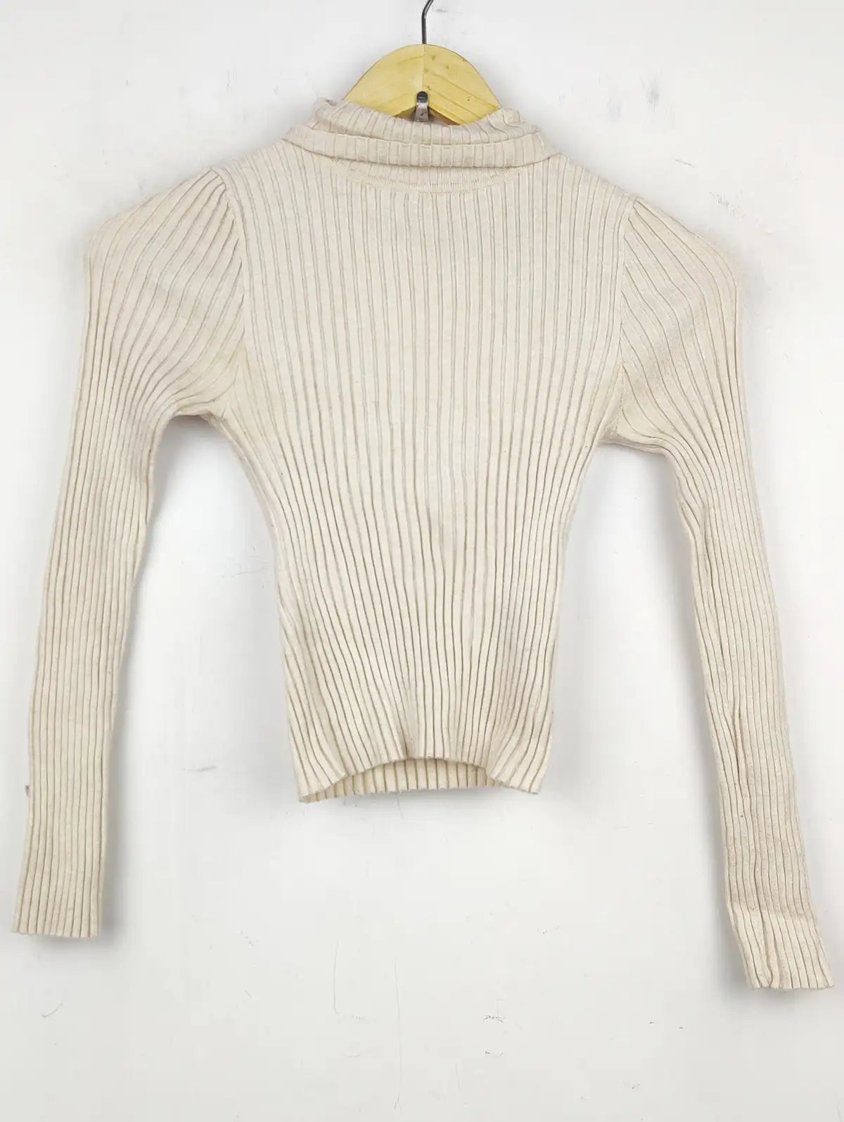 Buy online pre-used pre-loved 100% authentic & Original branded Asos (HT-1959) available in Pakistan. Top international brands avilable.