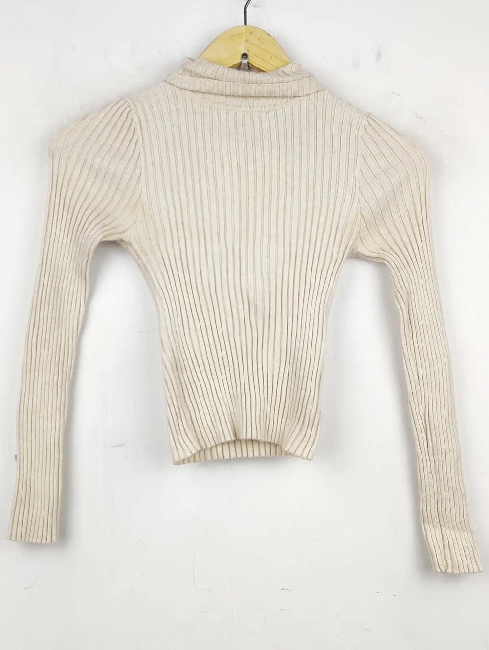 Buy online pre-used pre-loved 100% authentic & Original branded Asos (HT-1959) available in Pakistan. Top international brands avilable.