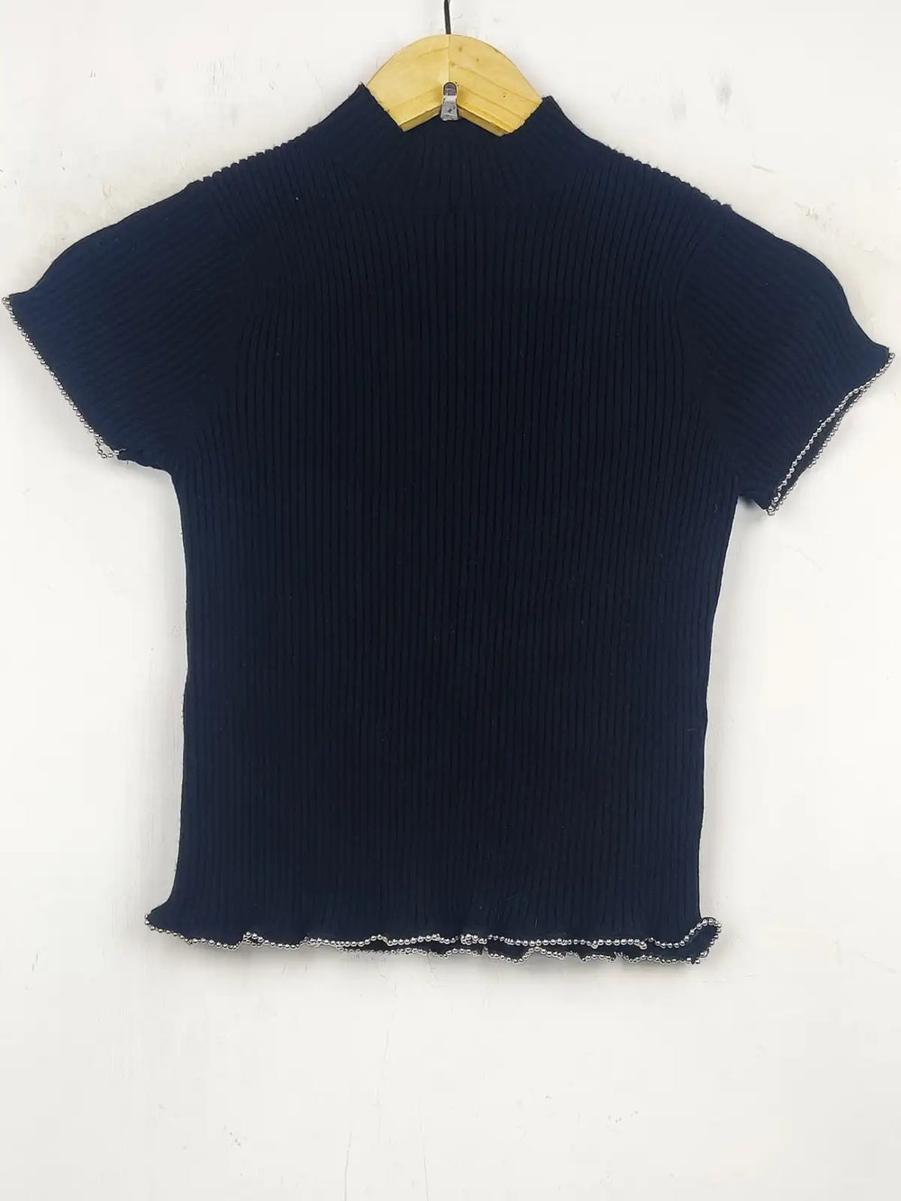Buy online pre-used pre-loved 100% authentic & Original branded Zara Knit (HT-1961) available in Pakistan. Top international brands avilable.