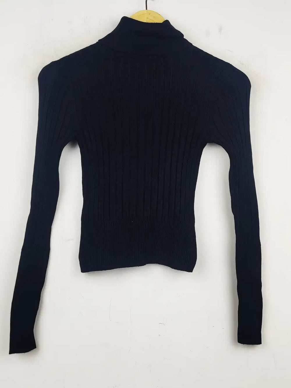 Buy online pre-used pre-loved 100% authentic & Original branded Zara (HT-1962) available in Pakistan. Top international brands avilable.