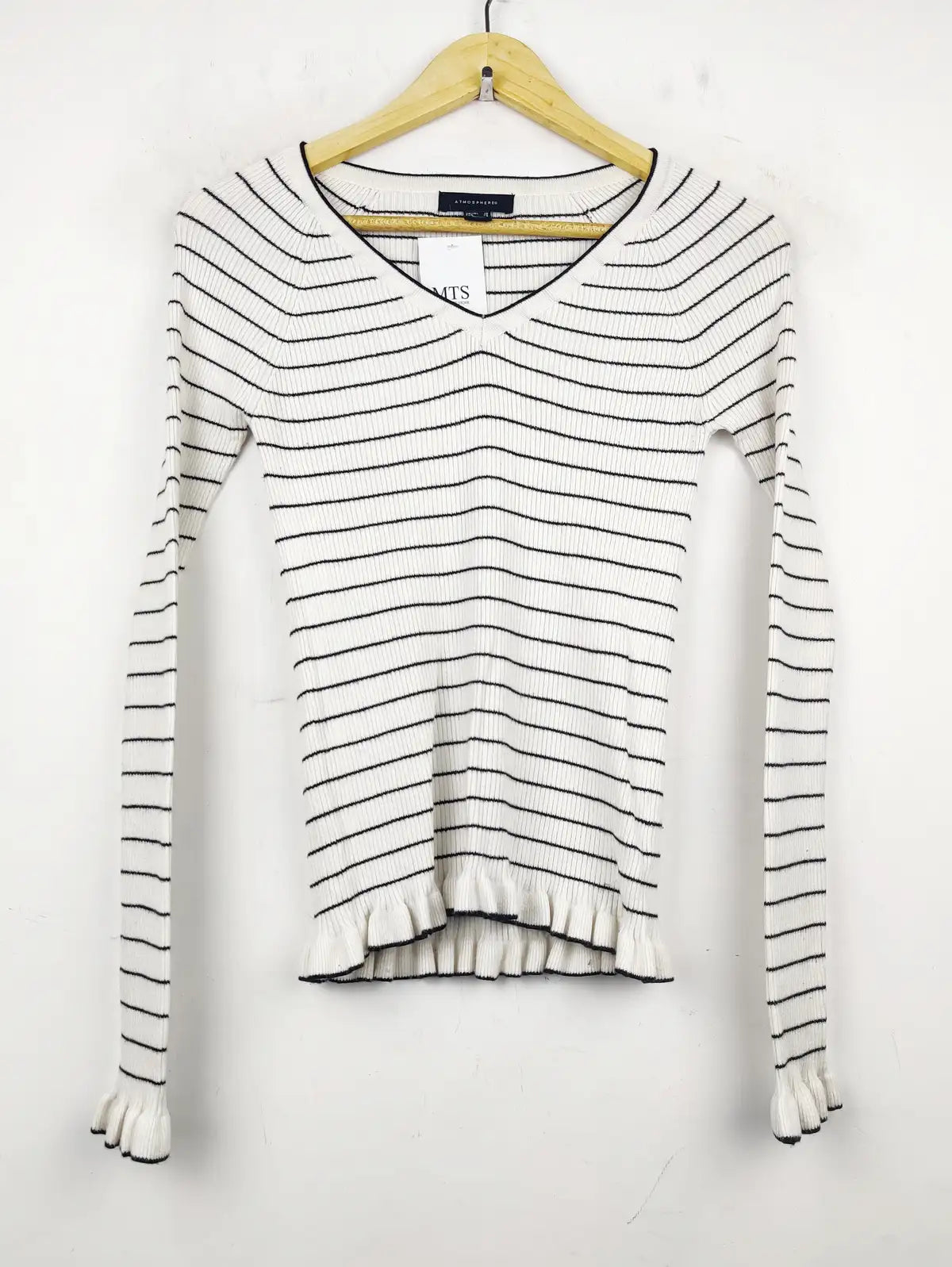 Buy online pre-used pre-loved 100% authentic & Original branded Atmosphere (HT-1983) available in Pakistan. Top international brands avilable.