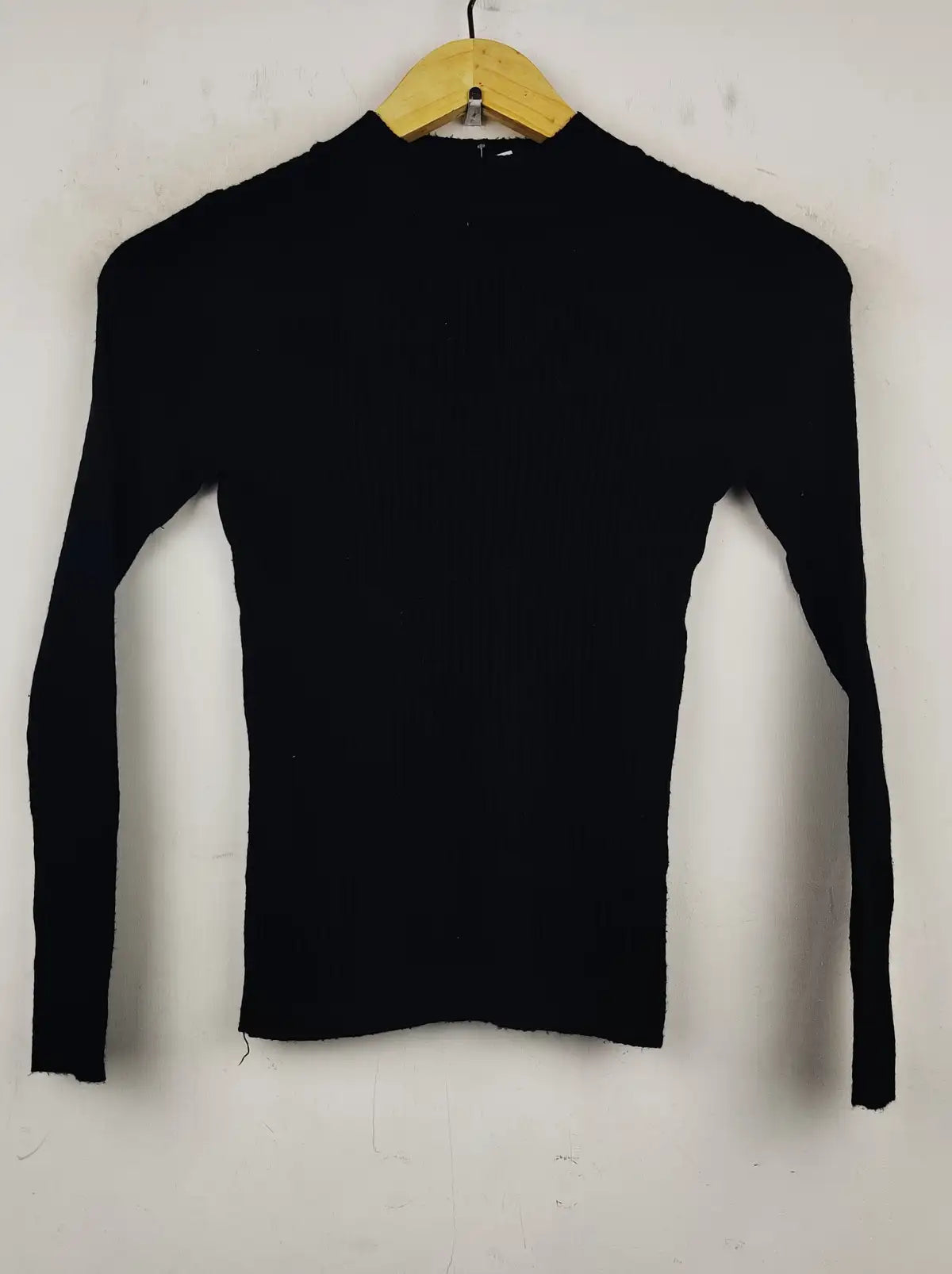 Buy online pre-used pre-loved 100% authentic & Original branded Primark (HT-1995) available in Pakistan. Top international brands avilable.