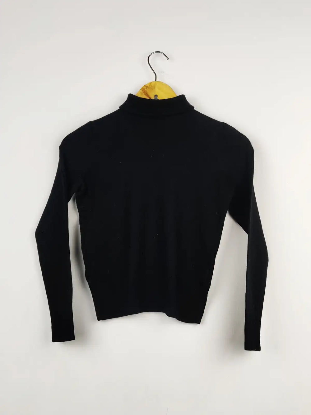 Buy online pre-used pre-loved 100% authentic & Original branded Cos (HT-2041) available in Pakistan. Top international brands avilable.