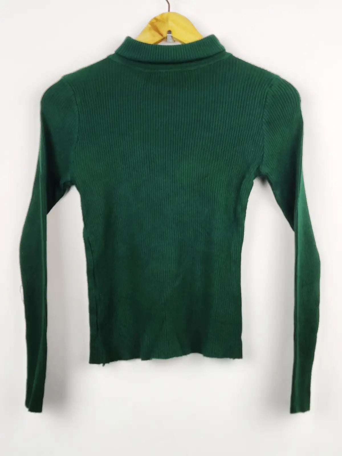 Buy online pre-used pre-loved 100% authentic & Original branded Marks & Spencer (HT-2049) available in Pakistan. Top international brands avilable.