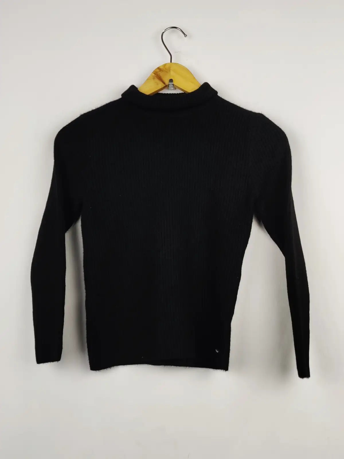 Buy online pre-used pre-loved 100% authentic & Original branded Shein (HT-2053) available in Pakistan. Top international brands avilable.