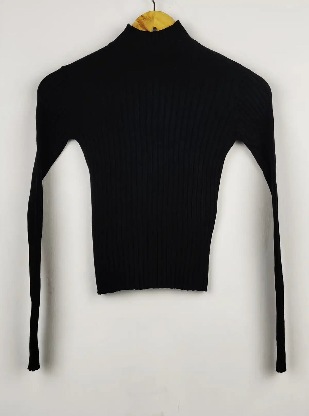 Buy online pre-used pre-loved 100% authentic & Original branded Stradivarius (HT-2054) available in Pakistan. Top international brands avilable.