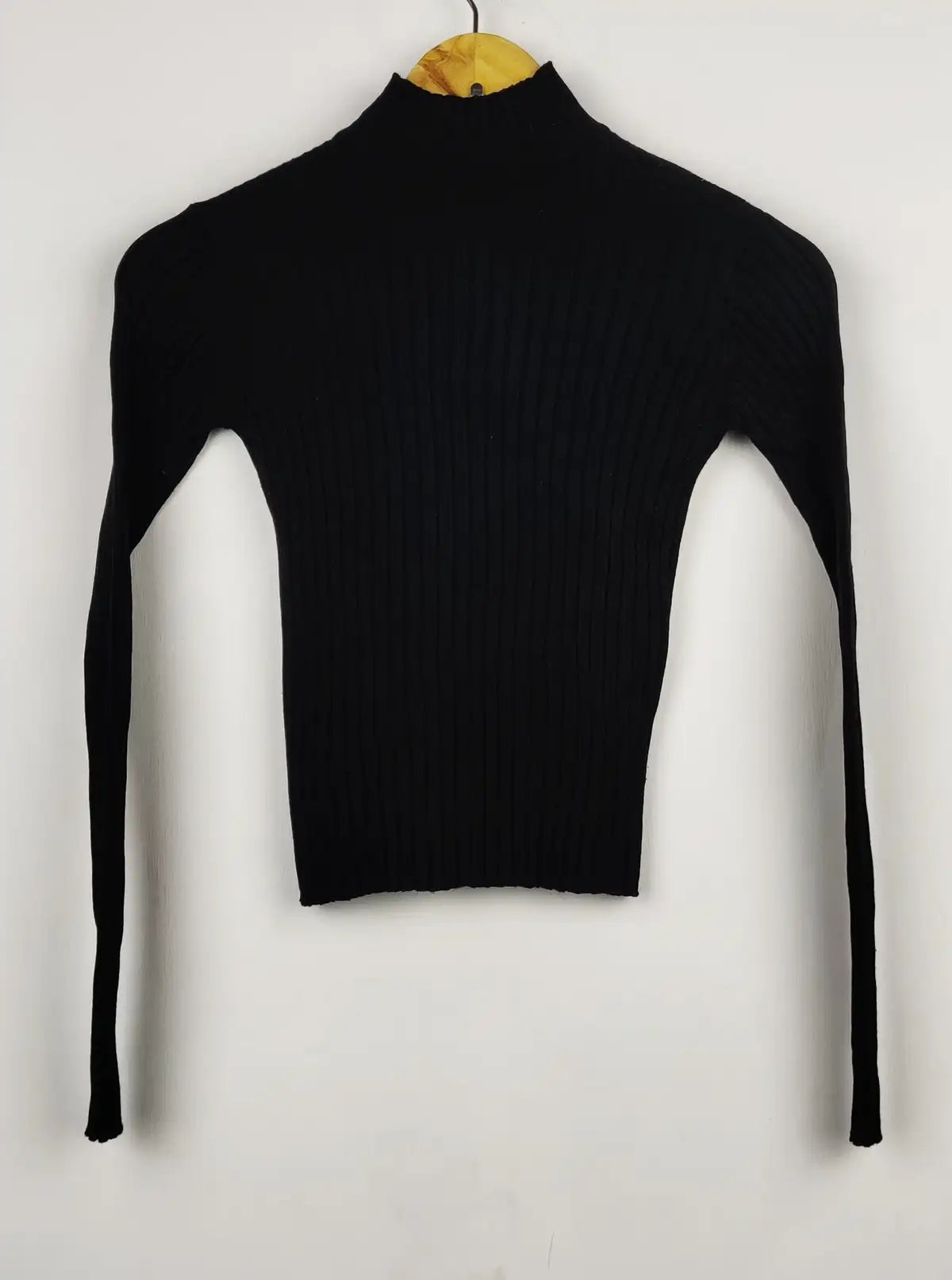 Buy online pre-used pre-loved 100% authentic & Original branded Stradivarius (HT-2054) available in Pakistan. Top international brands avilable.