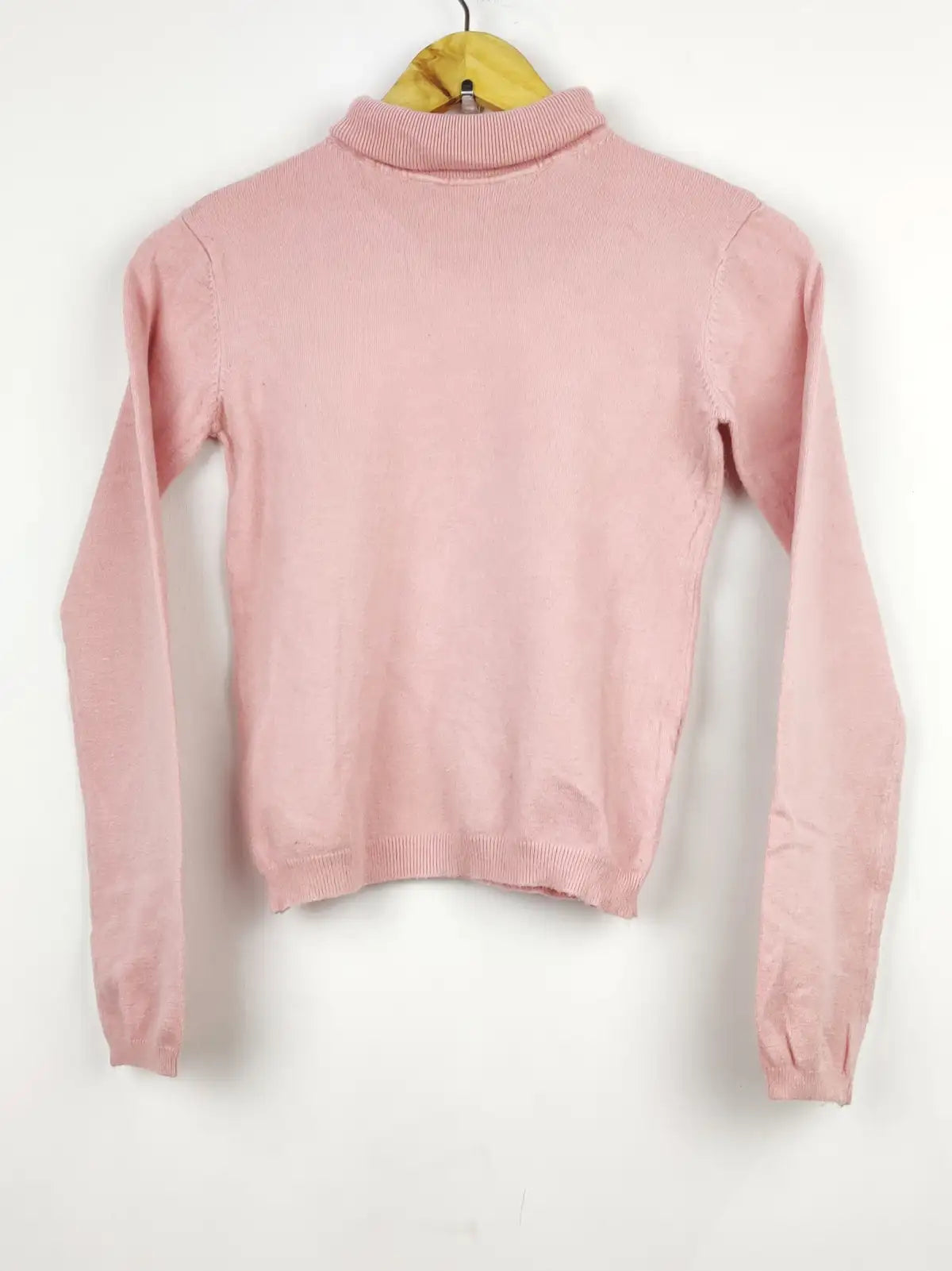 Buy online pre-used pre-loved 100% authentic & Original branded Bershka (HT-2056) available in Pakistan. Top international brands avilable.