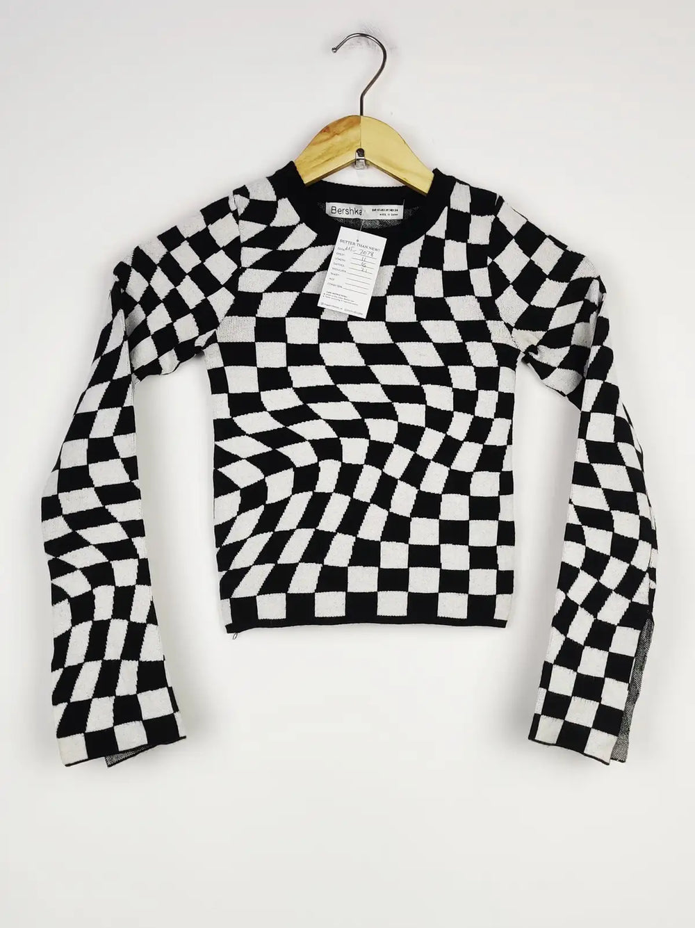 Buy online pre-used pre-loved 100% authentic & Original branded Bershka (HT-2078) available in Pakistan. Top international brands avilable.