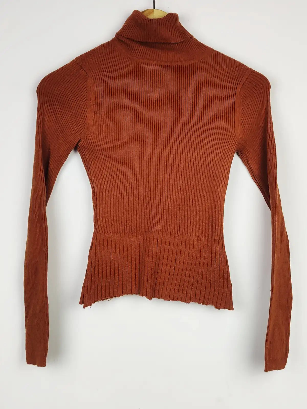 Buy online pre-used pre-loved 100% authentic & Original branded Marks & Spencer (HT-2097) available in Pakistan. Top international brands avilable.