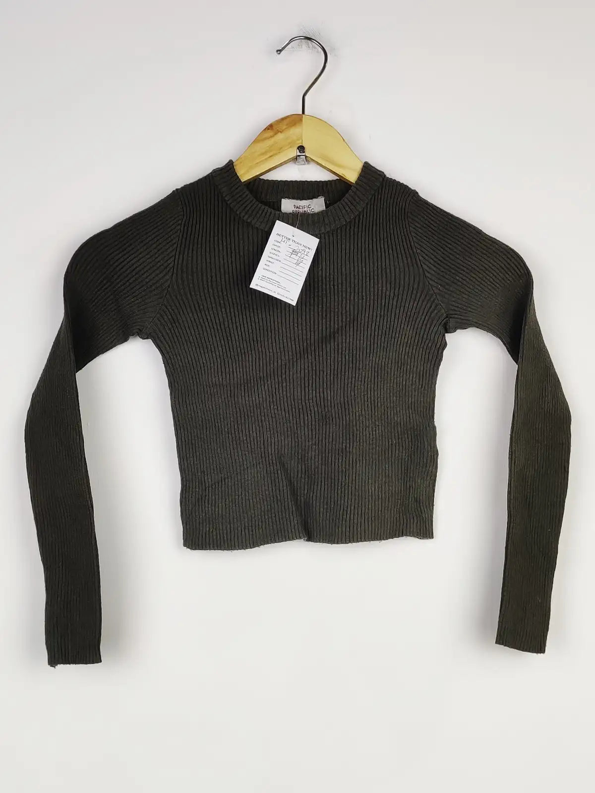Buy online pre-used pre-loved 100% authentic & Original branded Pull&Bear (HT-2098) available in Pakistan. Top international brands avilable.