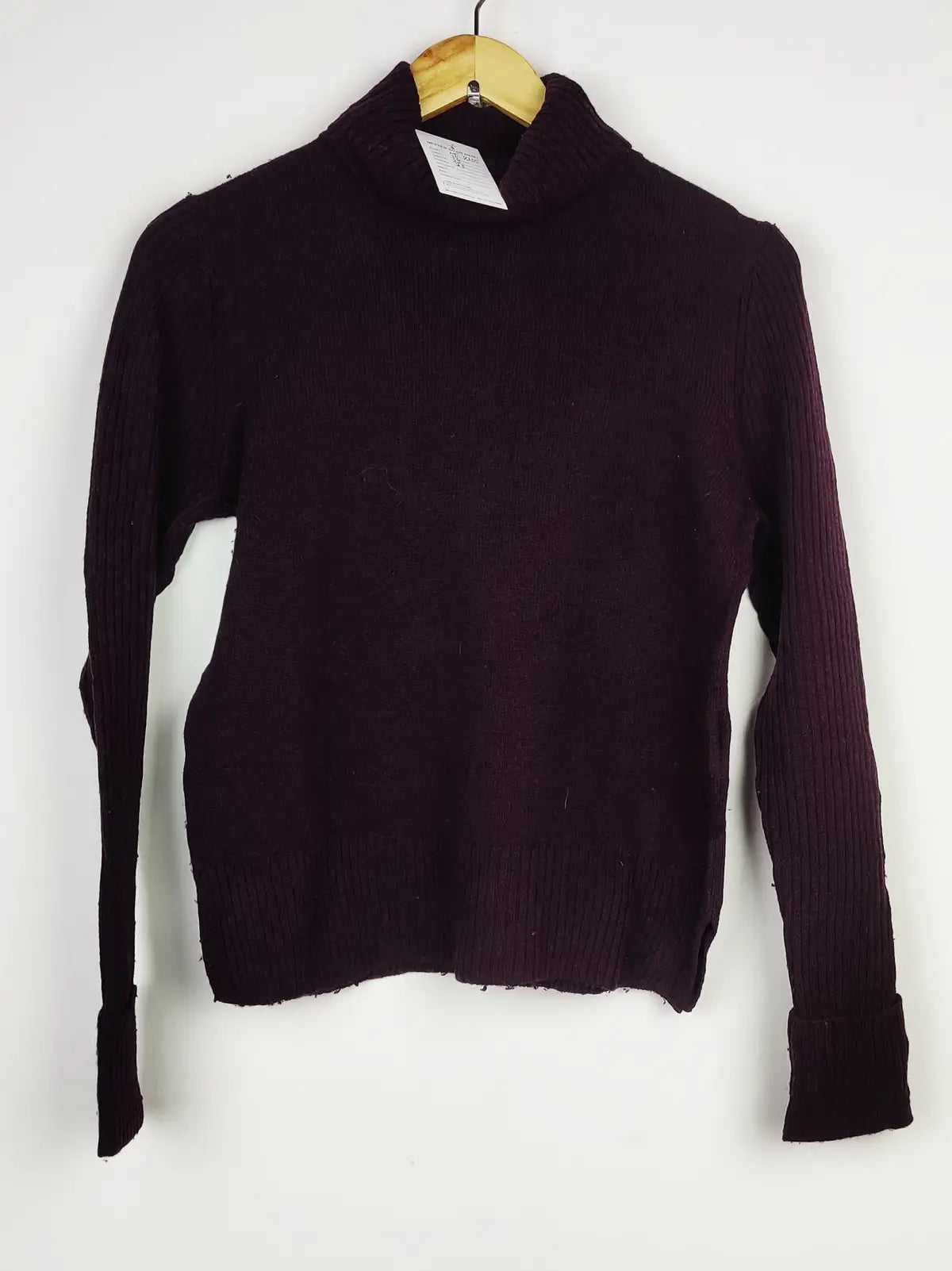 Buy online pre-used pre-loved 100% authentic & Original branded Marks & Spencer (HT-2135) available in Pakistan. Top international brands avilable.