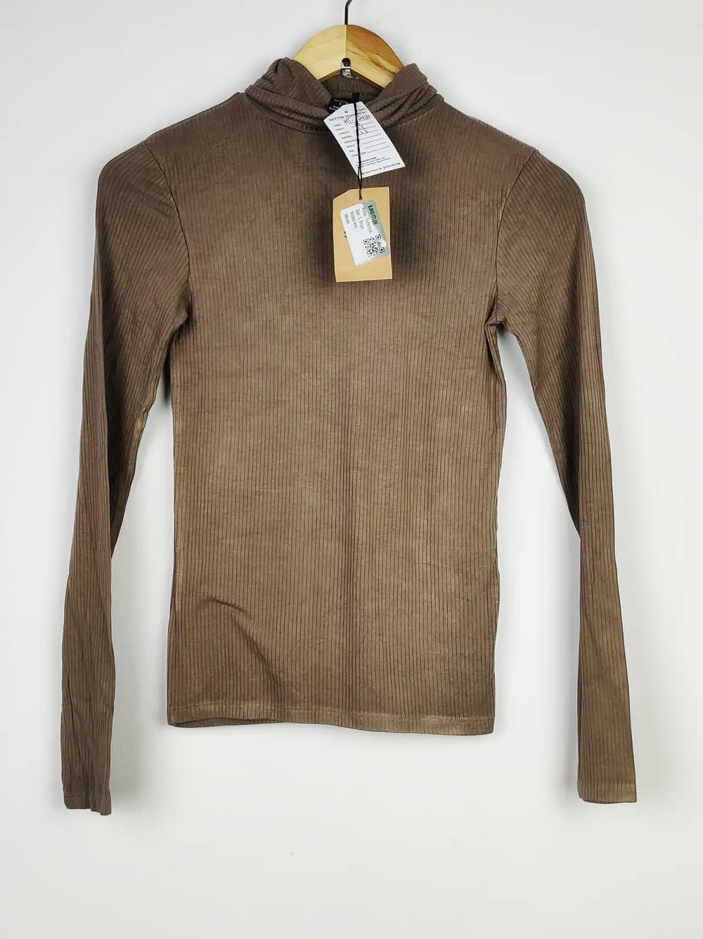 Buy online pre-used pre-loved 100% authentic & Original branded Amisu (HT-2201) available in Pakistan. Top international brands avilable.