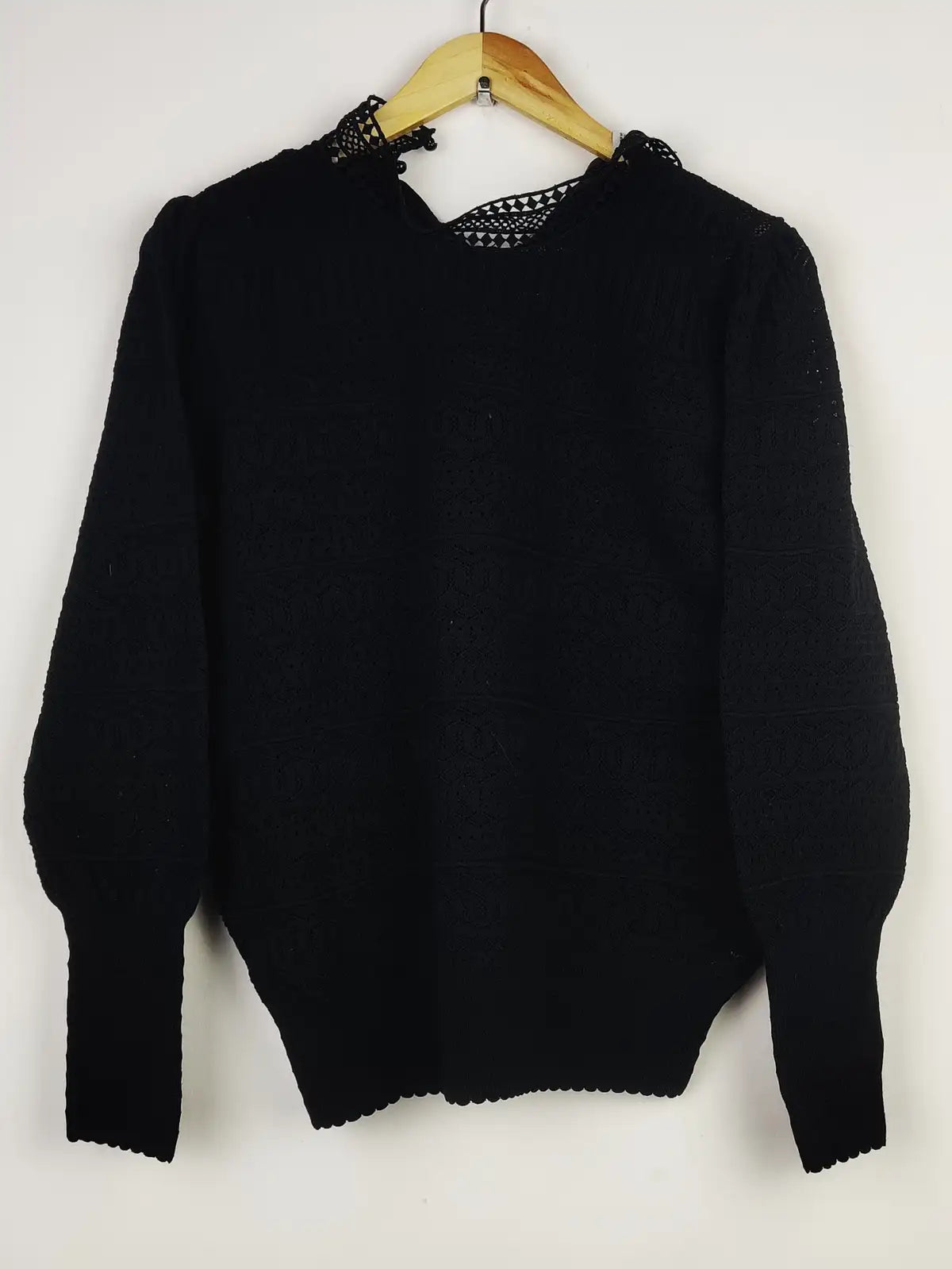 Buy online pre-used pre-loved 100% authentic & Original branded Gallery (HT-2351) available in Pakistan. Top international brands avilable.
