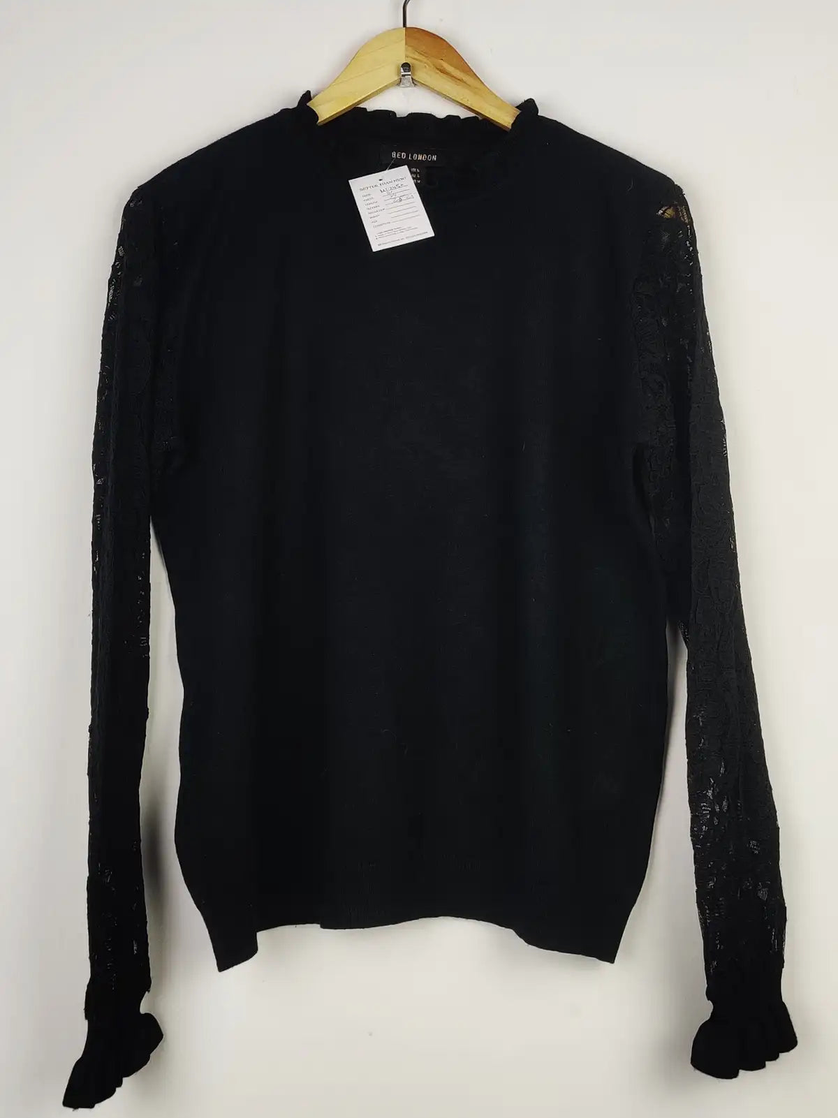Buy online pre-used pre-loved 100% authentic & Original branded Qed London (HT-2450) available in Pakistan. Top international brands avilable.