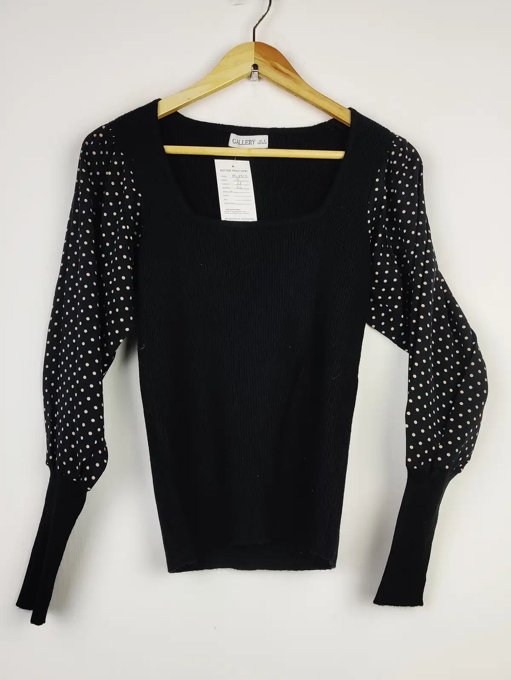 Buy online pre-used pre-loved 100% authentic & Original branded Gallery (HT-2519) available in Pakistan. Top international brands avilable.