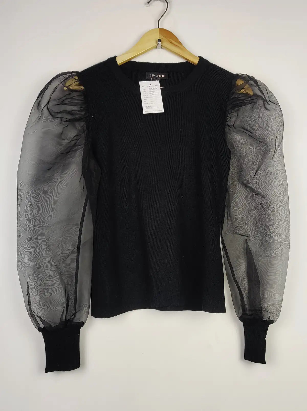 Buy online pre-used pre-loved 100% authentic & Original branded Qed London (HT-2570) available in Pakistan. Top international brands avilable.