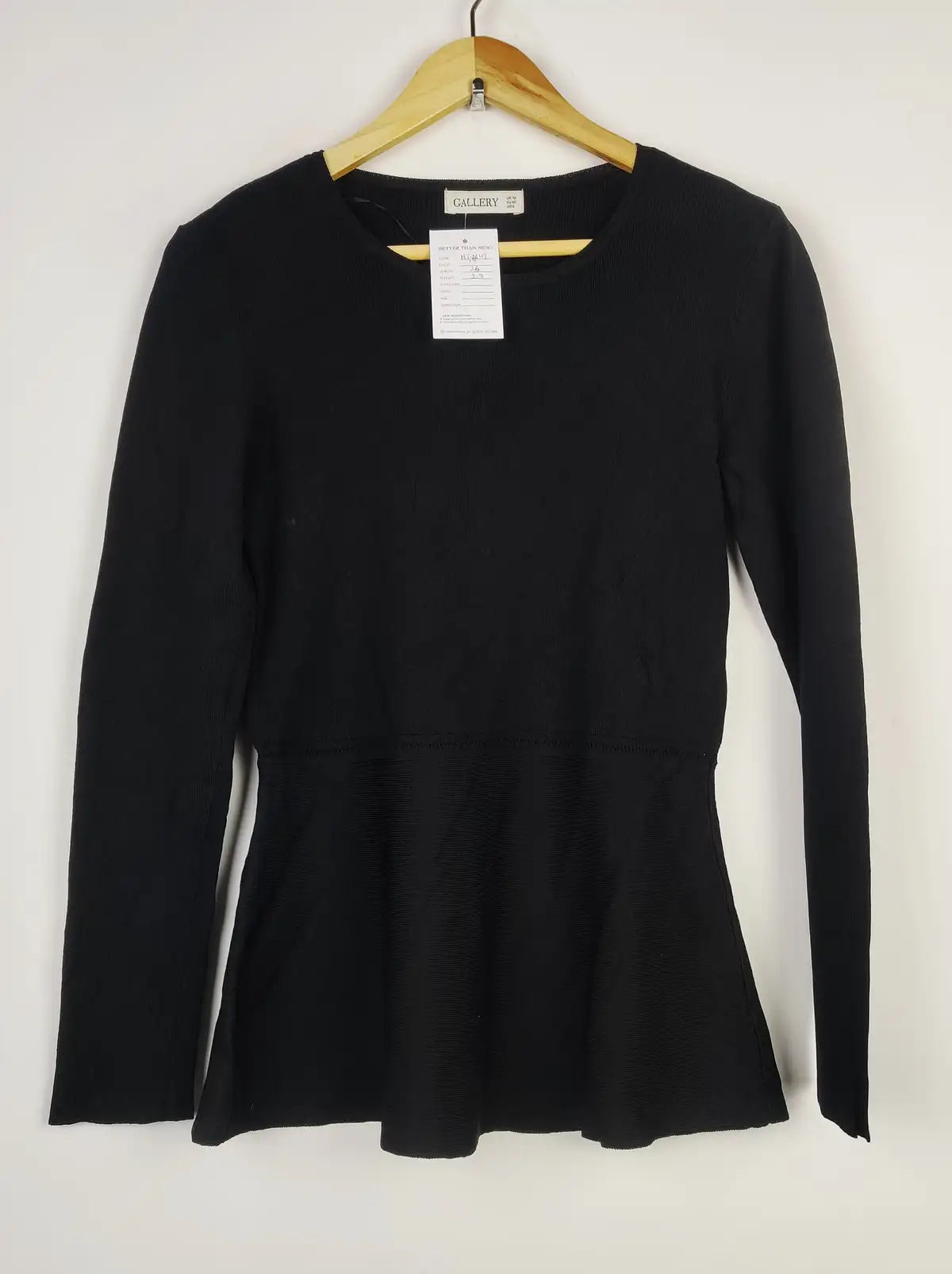 Buy online pre-used pre-loved 100% authentic & Original branded Gallery (HT-2647) available in Pakistan. Top international brands avilable.