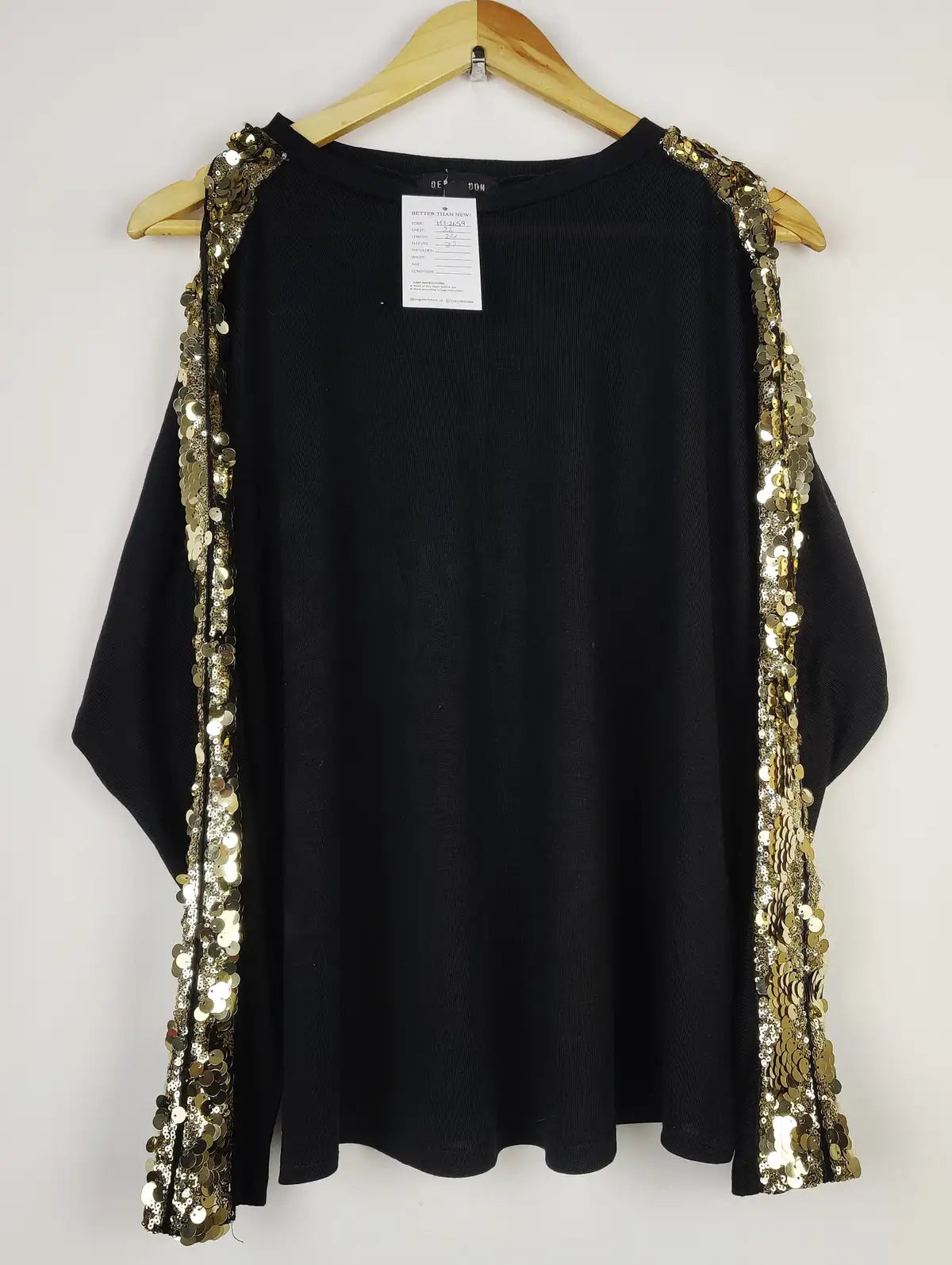 Buy online pre-used pre-loved 100% authentic & Original branded Qed London (HT-2659) available in Pakistan. Top international brands avilable.
