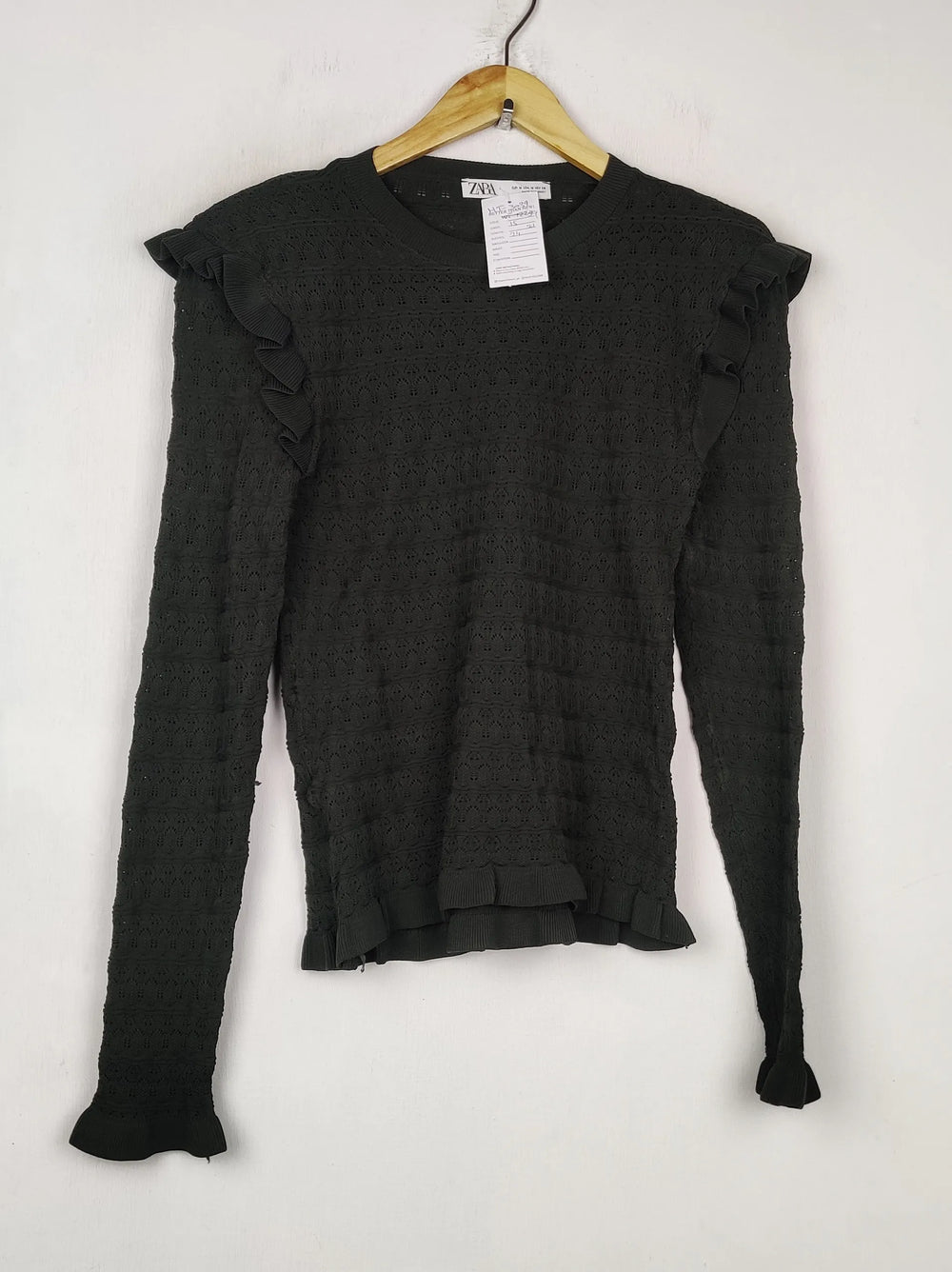 Buy online pre-used pre-loved 100% authentic & Original branded Zara (HT-3039) available in Pakistan. Top international brands avilable.
