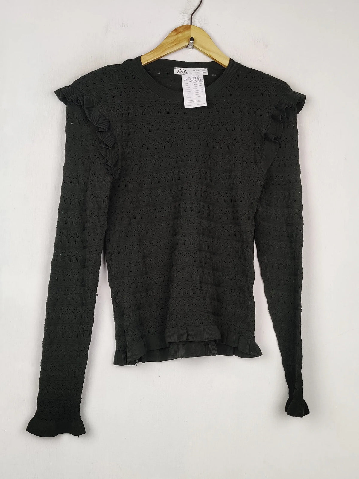 Buy online pre-used pre-loved 100% authentic & Original branded Zara (HT-3039) available in Pakistan. Top international brands avilable.