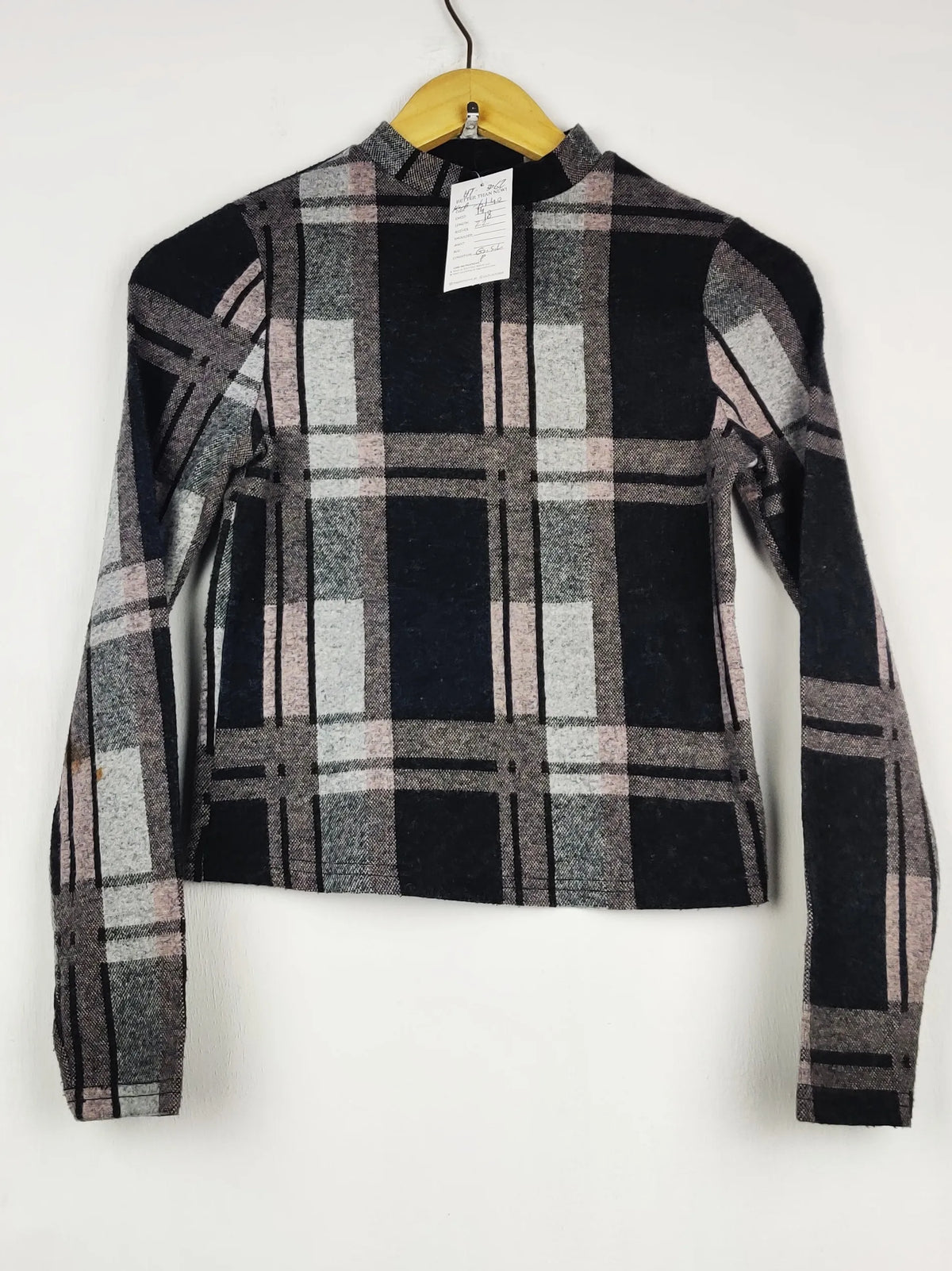 Buy online pre-used pre-loved 100% authentic & Original branded River Island (HT-3062) available in Pakistan. Top international brands avilable.