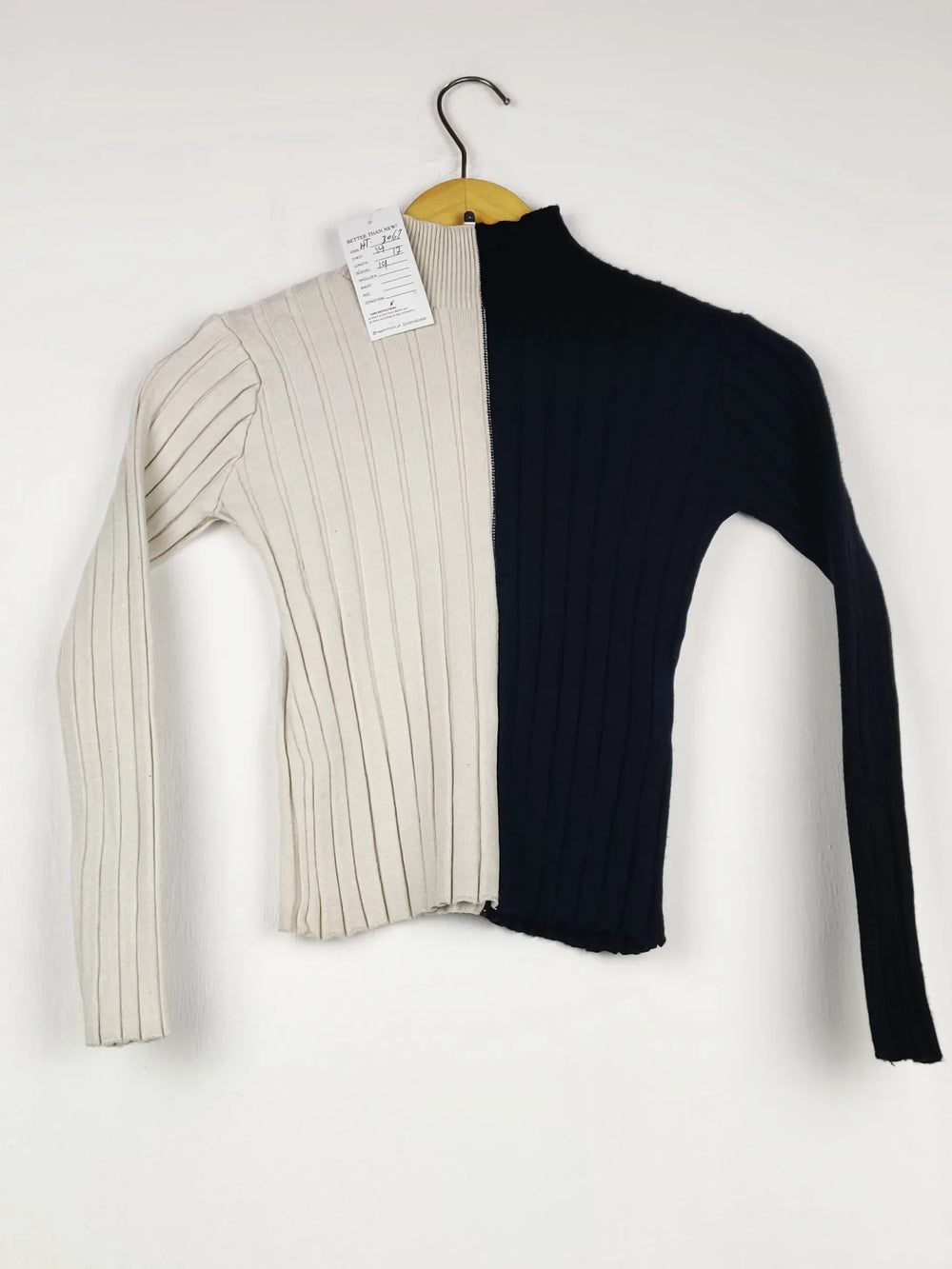 Buy online pre-used pre-loved 100% authentic & Original branded Unknown Brand (HT-3067) available in Pakistan. Top international brands avilable.
