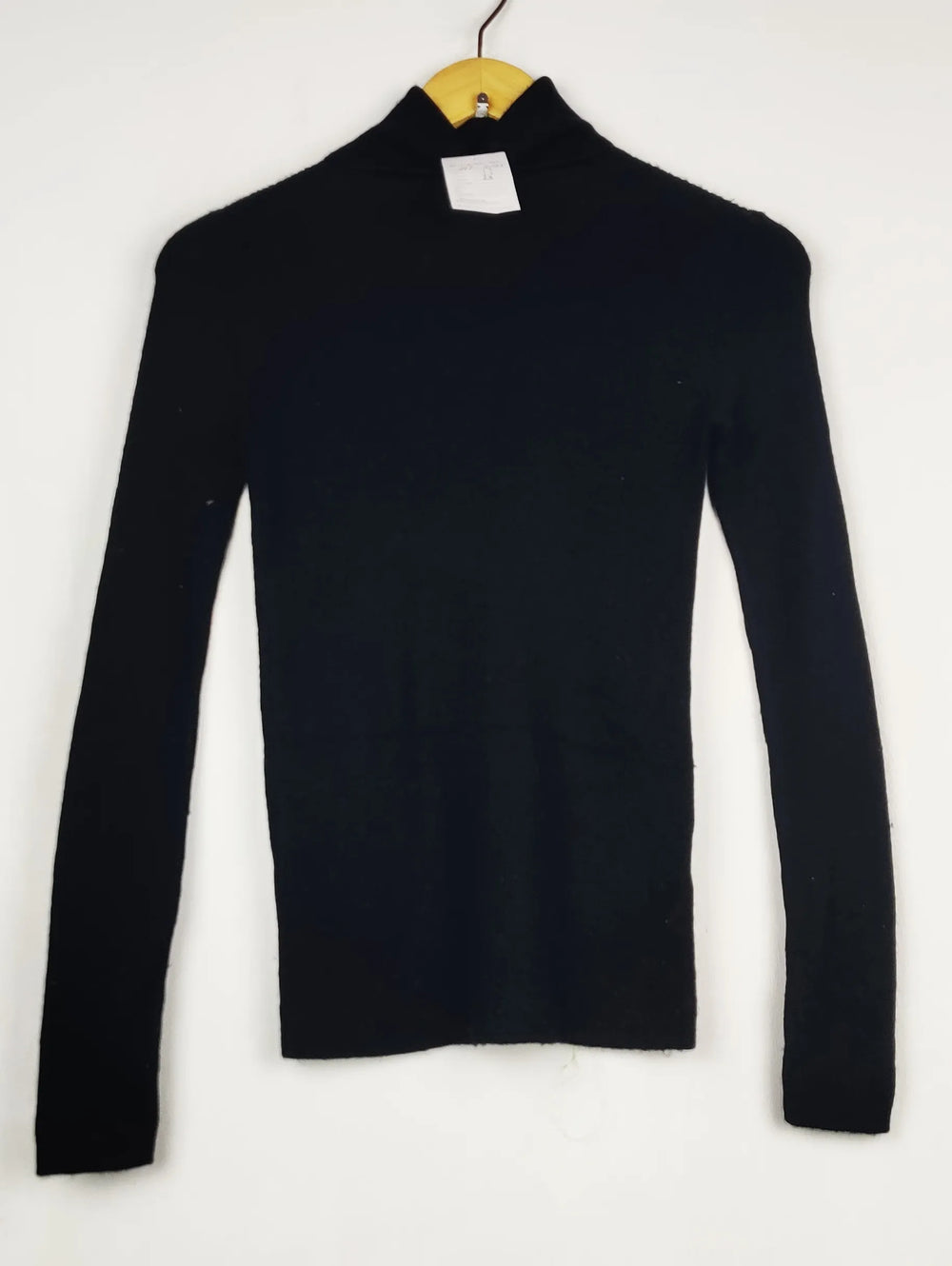 Buy online pre-used pre-loved 100% authentic & Original branded Unknown Brand (HT-3098) available in Pakistan. Top international brands avilable.