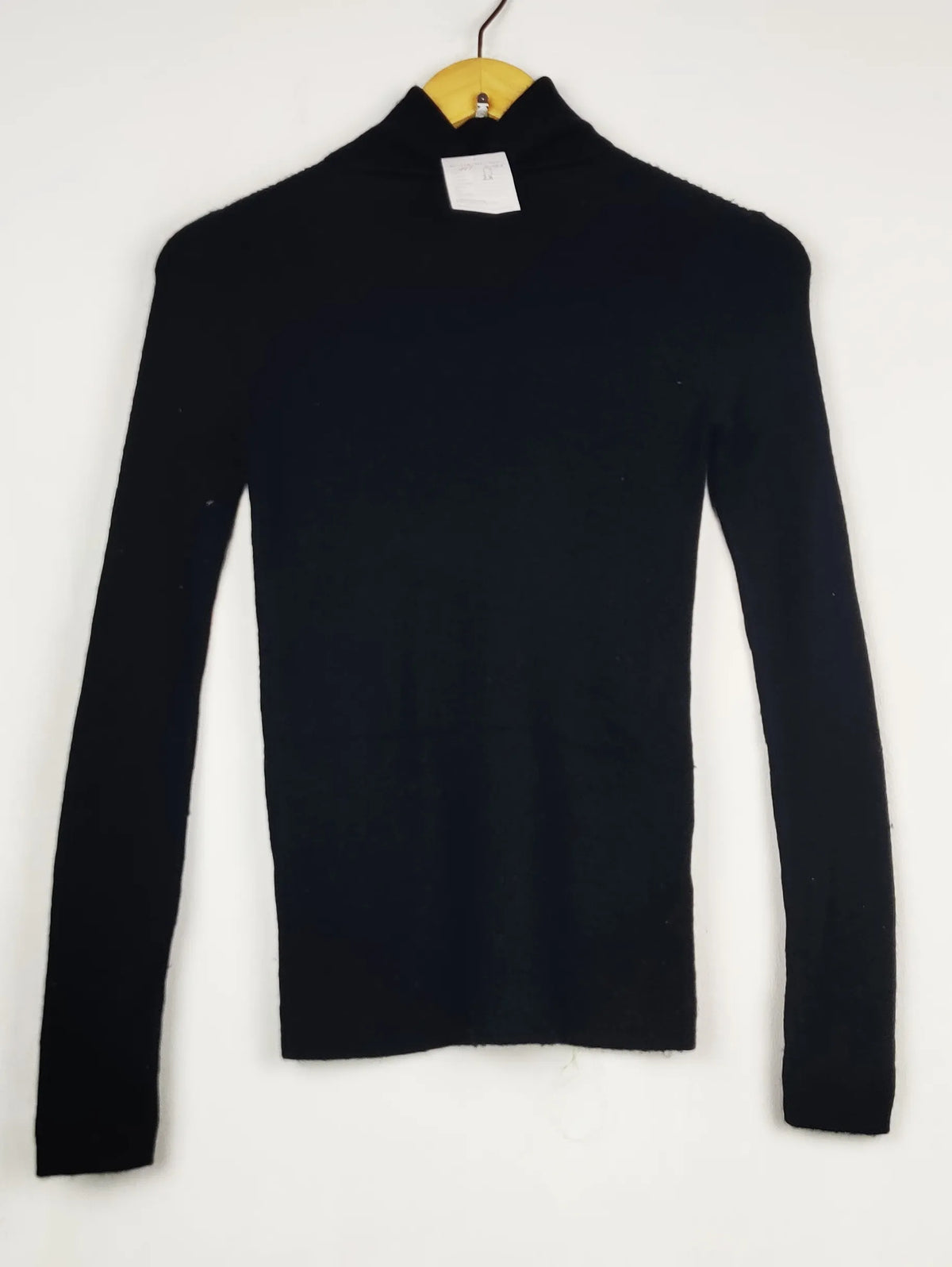 Buy online pre-used pre-loved 100% authentic & Original branded Unknown Brand (HT-3098) available in Pakistan. Top international brands avilable.