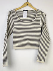 Buy online pre-used pre-loved 100% authentic & Original branded H&M (HT-3120) available in Pakistan. Top international brands avilable.