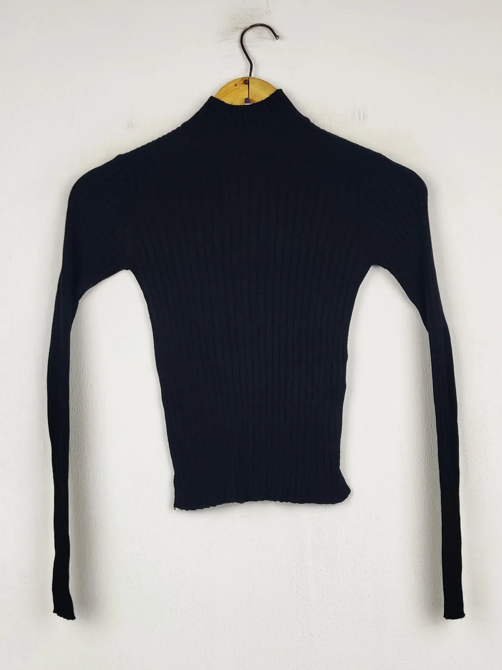 Buy online pre-used pre-loved 100% authentic & Original branded Pull & Bear (HT-3134) available in Pakistan. Top international brands avilable.