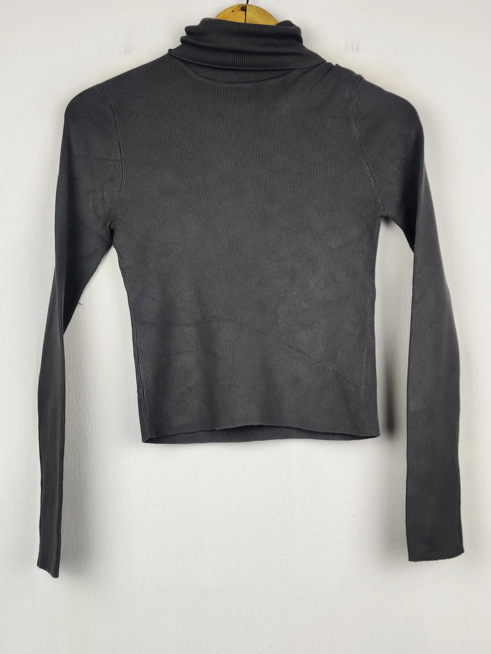 Buy online pre-used pre-loved 100% authentic & Original branded Zara (HT-3141) available in Pakistan. Top international brands avilable.