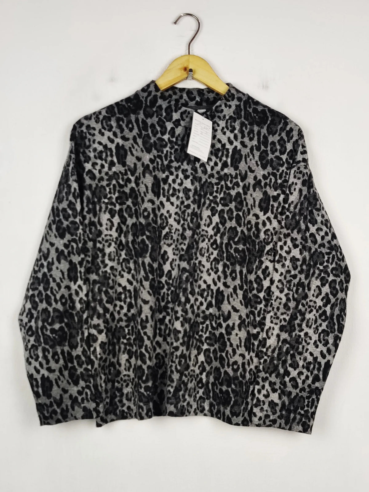 Buy online pre-used pre-loved 100% authentic & Original branded Marks & Spencer (HT-3207) available in Pakistan. Top international brands avilable.